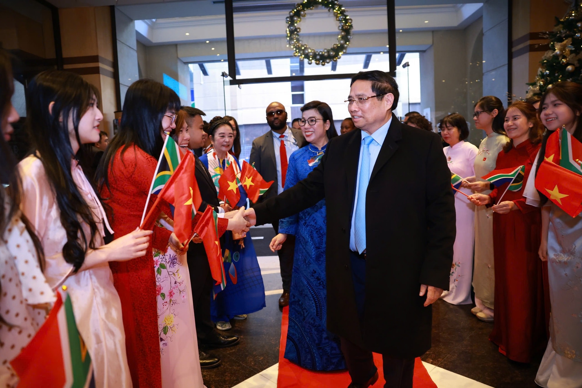 Hình ảnh: Thủ tướng Phạm Minh Chính tới Nam Phi, bắt đầu tham dự Hội nghị thượng đỉnh G20 số 1