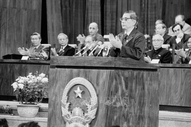 Đại hội lần thứ VI của Đảng: Khởi đầu công cuộc đổi mới toàn diện đất nước - ảnh 2 Hình ảnh: Đại hội lần thứ VI của Đảng: Khởi đầu công cuộc đổi mới toàn diện đất nước số 2