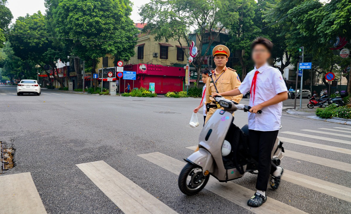 Hà Nội: Xử lý hơn 1.400 trường hợp học sinh vi phạm giao thông