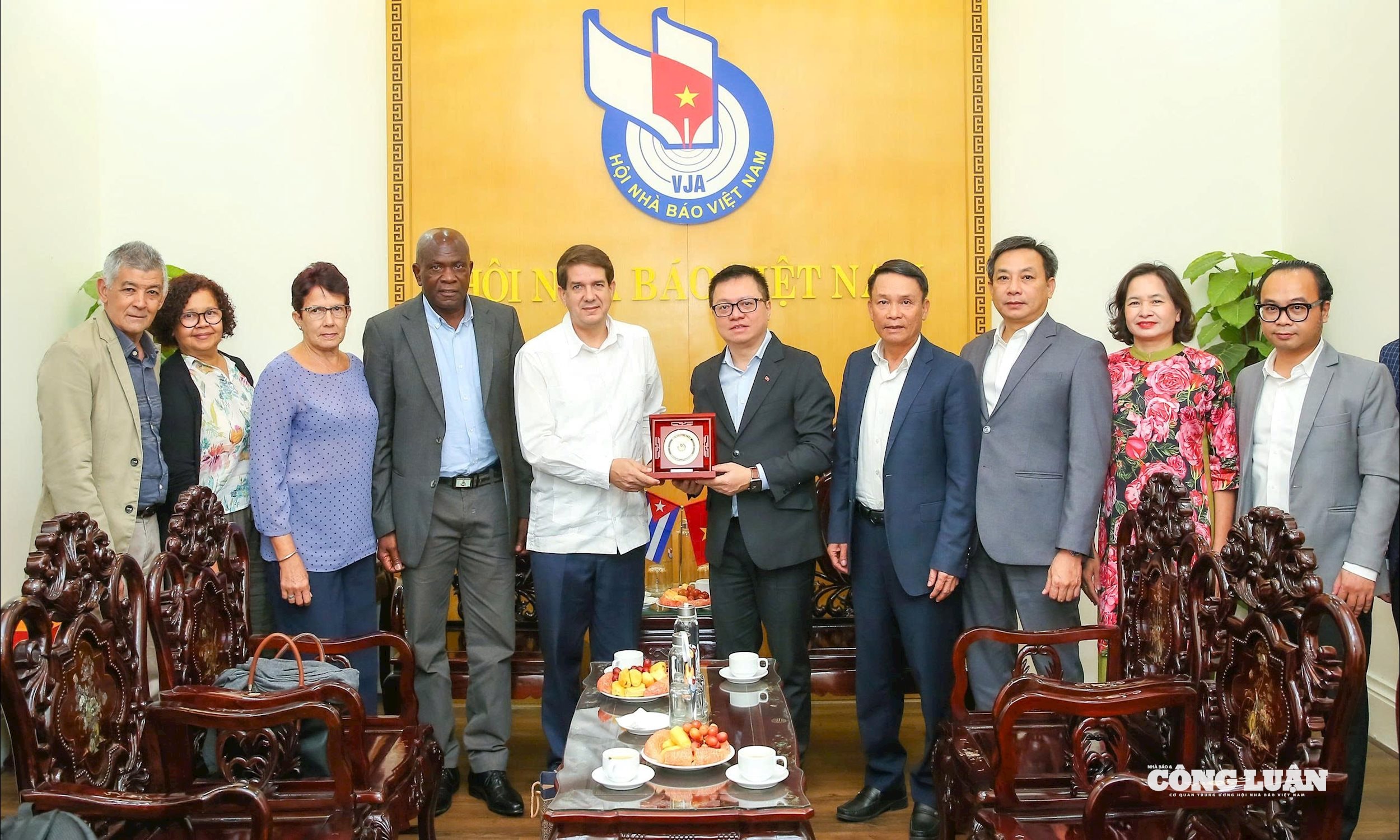 Hình ảnh: Đoàn đại biểu Thông tấn xã Prensa Latina thăm Hội Nhà báo Việt Nam nhân kỷ niệm 65 năm quan hệ ngoại giao Việt Nam – Cuba số 5