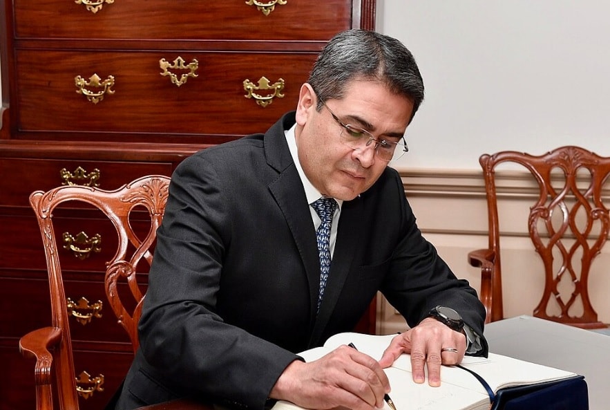 ປະ​ທາ​ນາ​ທິ​ບໍ​ດີ​ຮອນ​ດູ​ຣັນ Hernandez ໄດ້​ເຂົ້າ​ຮ່ວມ​ກິດ​ຈະ​ກຳ​ຢູ່​ສະ​ຫະ​ລັດ​ກ່ອນ​ໜ້າ​ນີ້. ພາບ: ກະຊວງການຕ່າງປະເທດ