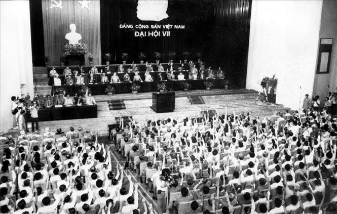 Đại hội lần thứ VII của Đảng: Làm sáng rõ con đường quá độ lên chủ nghĩa xã hội của Việt Nam - ảnh 1 Hình ảnh: Đại hội lần thứ VII của Đảng: Làm sáng rõ con đường quá độ lên chủ nghĩa xã hội của Việt Nam số 1