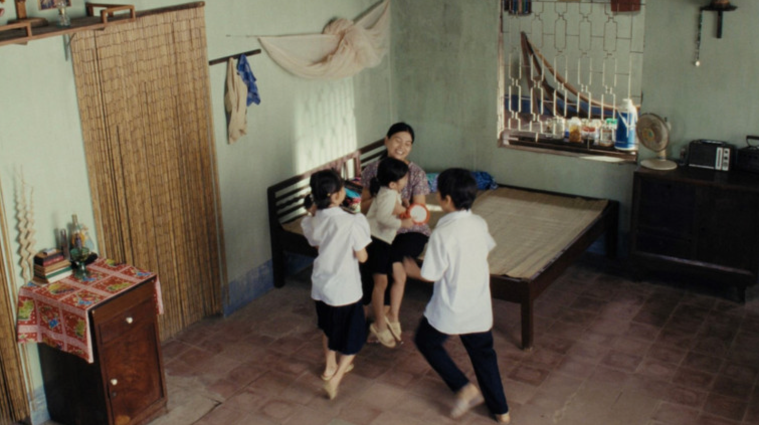 Phim 'Nhà hai chủ' tung trailer, ấn định ngày ra rạp