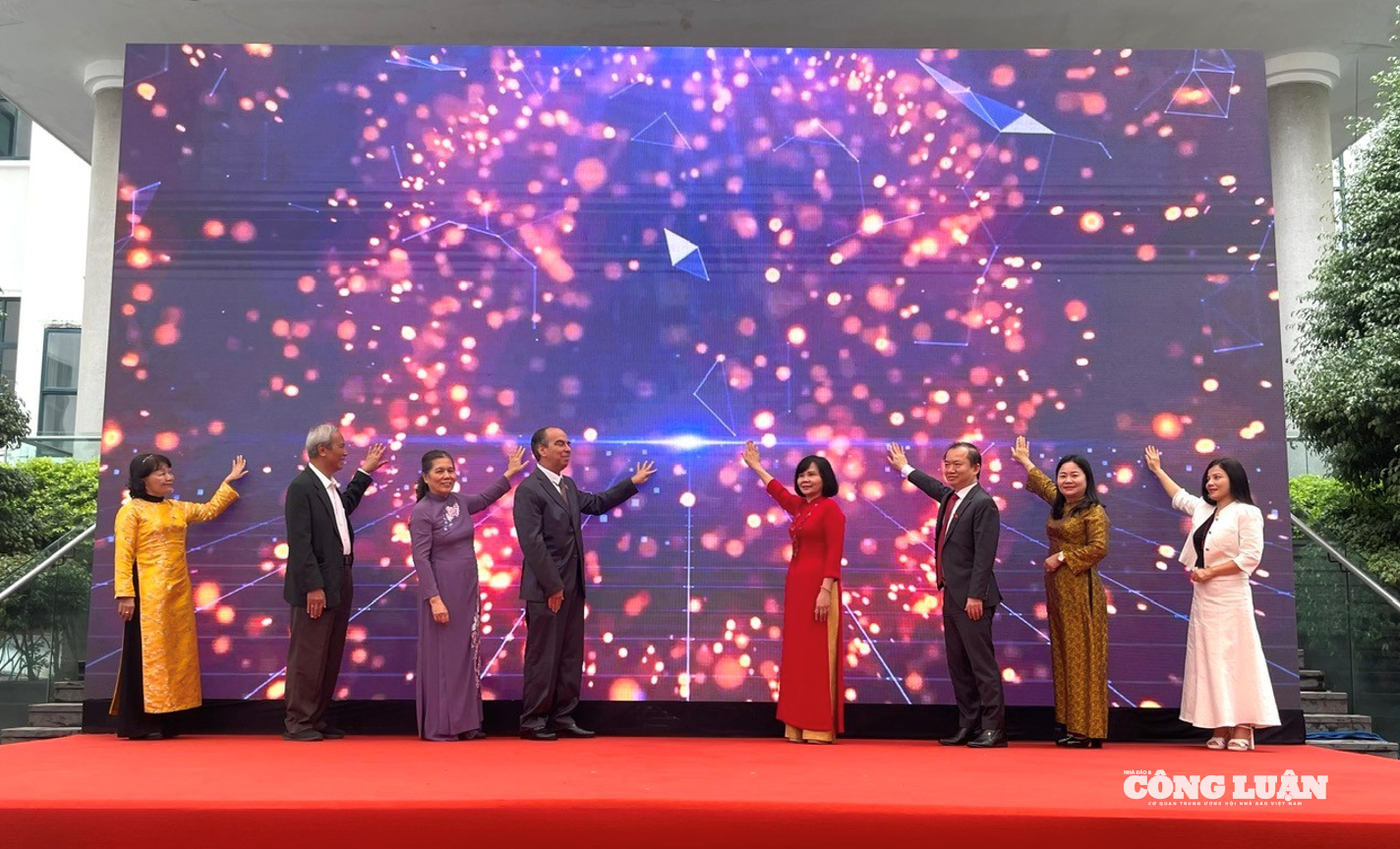 Ảnh màn hình 2025-12-05 lúc 12.26.52