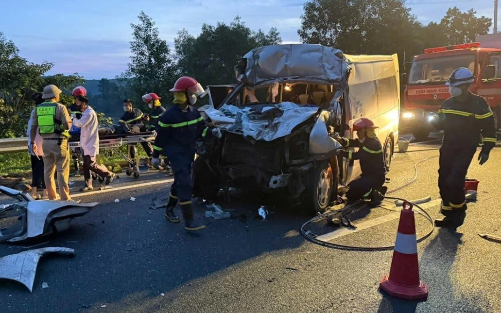 Khẩn trương điều tra nguyên nhân vụ tai nạn giao thông nghiêm trọng trên cao tốc Đà Nẵng - Quảng Ngãi