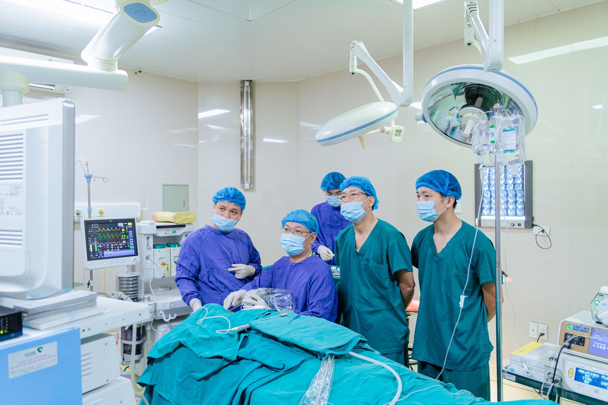Bộ Y tế quản lý đào tạo sau đại học để cấp bằng bác sĩ nội trú, chuyên khoa - ảnh 1 Hình ảnh: Bộ Y tế quản lý đào tạo sau đại học để cấp bằng bác sĩ nội trú, chuyên khoa số 1