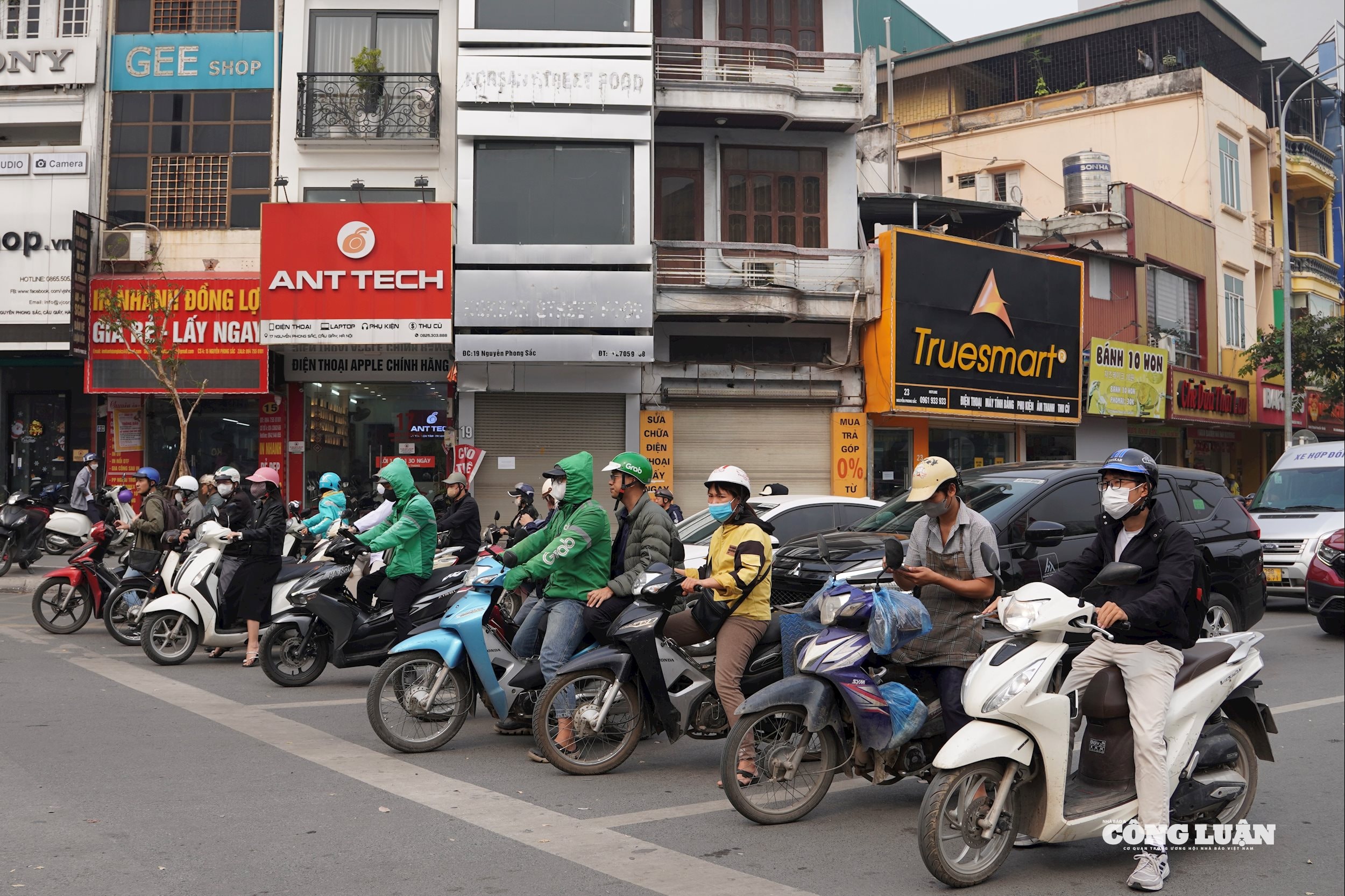 Hà Nội vận hành hơn 1.800 camera AI: Đường thoáng hơn, vi phạm dễ bị phát hiện