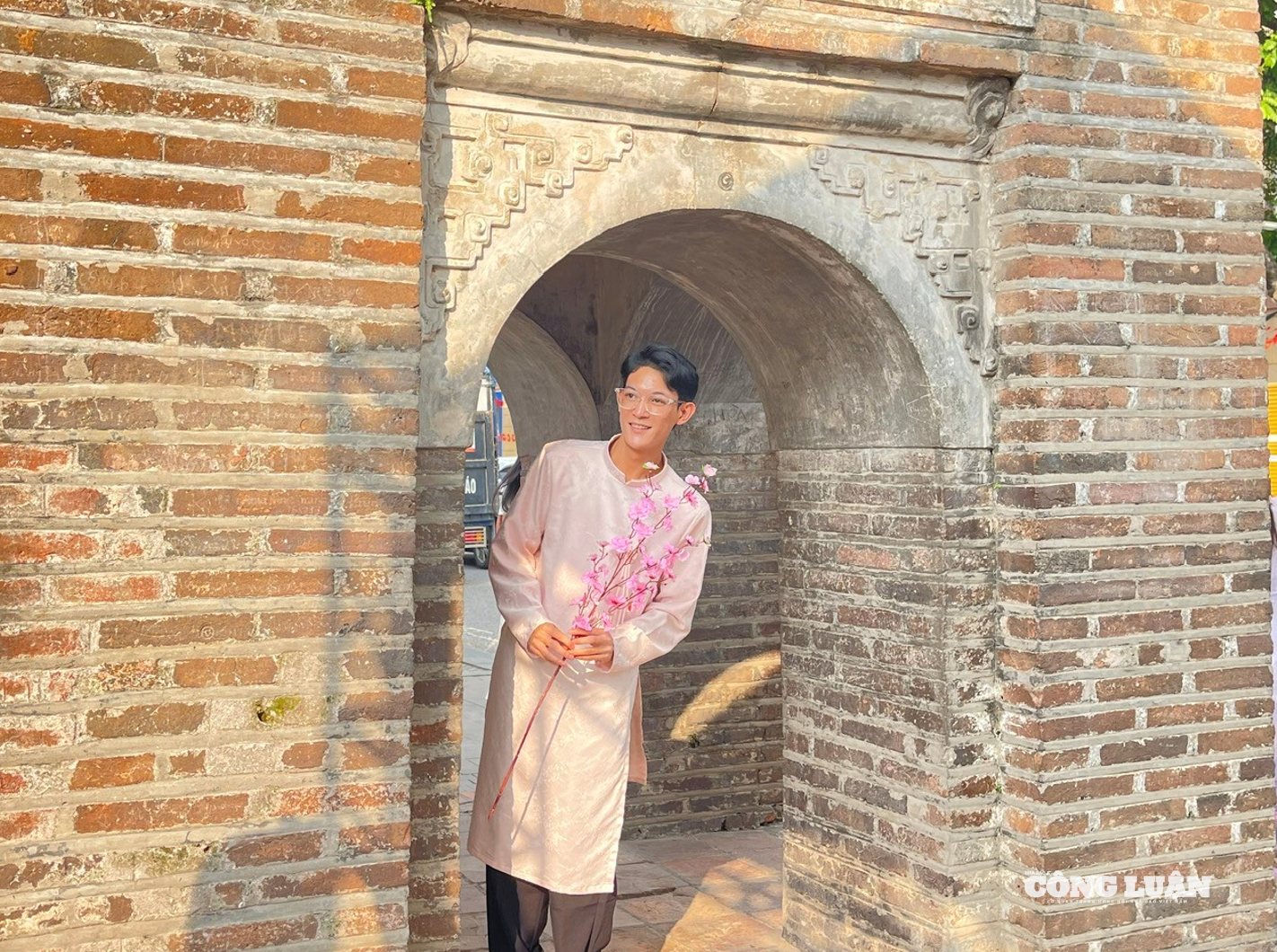 Ảnh màn hình 2025-12-10 lúc 15.17.42