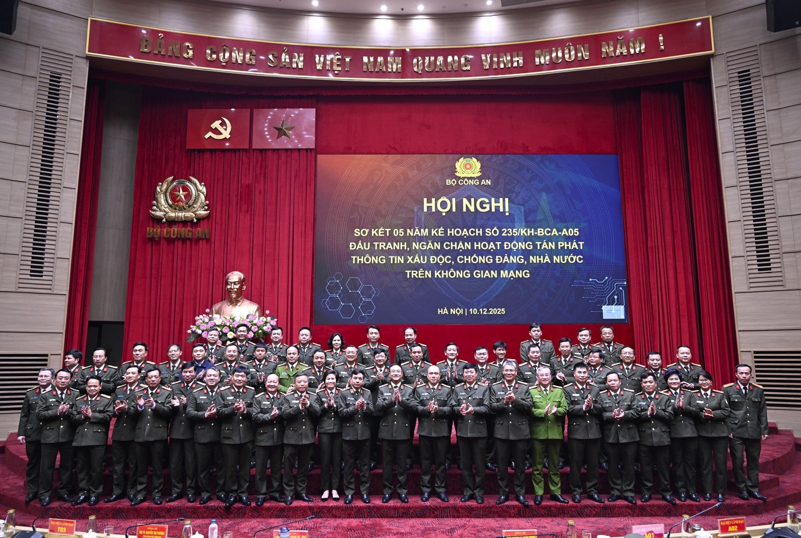 Hình ảnh: Tăng tốc đấu tranh với thông tin độc hại trên không gian mạng số 3