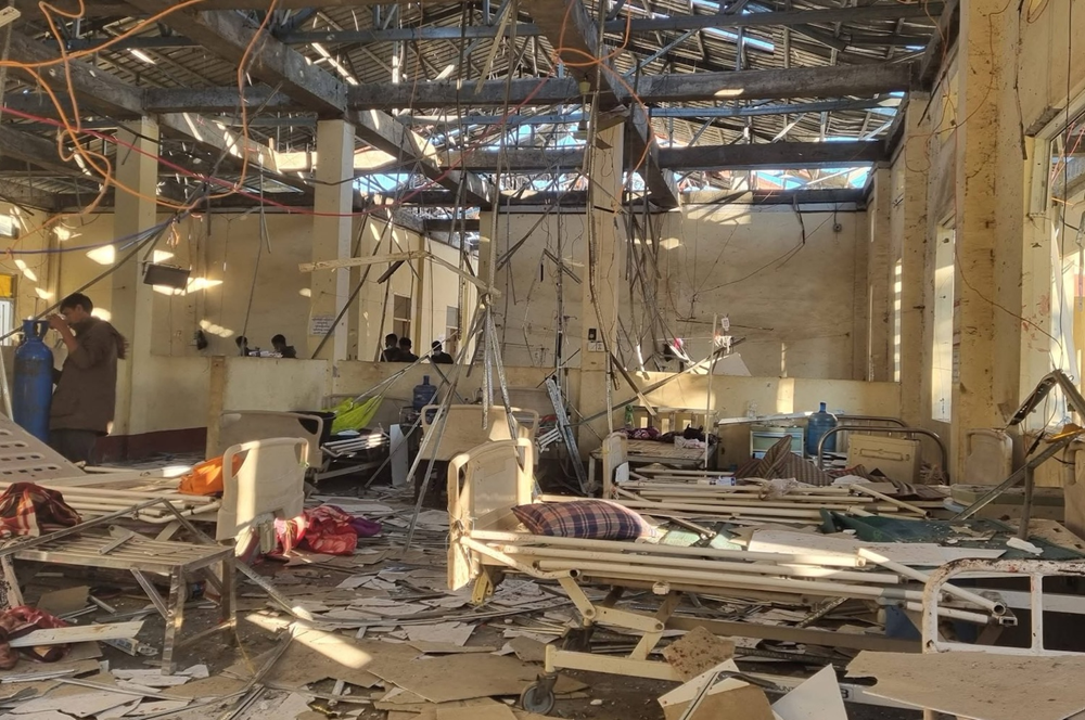 Scéna v nemocnici po leteckém útoku. Foto: CRPH Myanmar