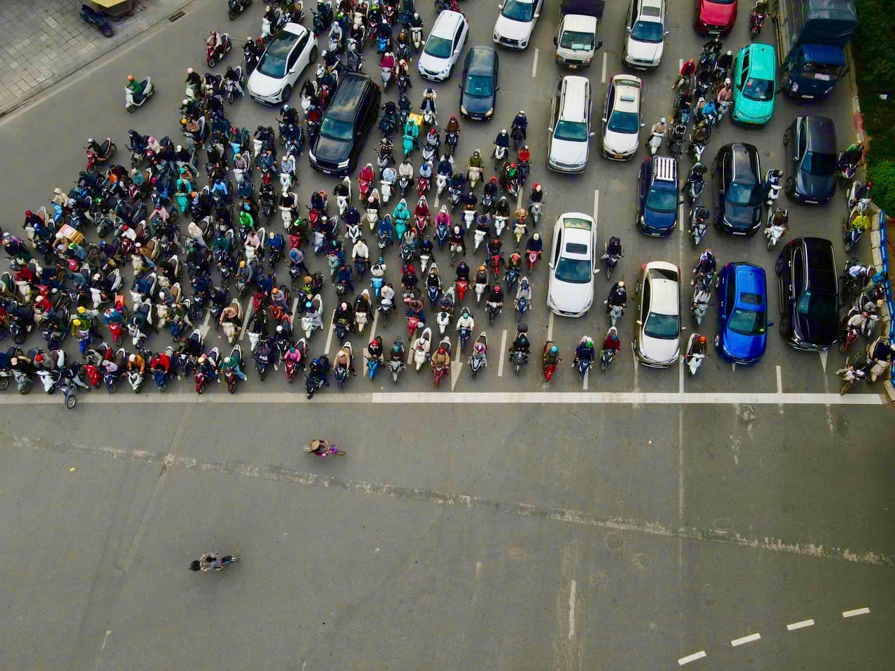 Hình ảnh: Camera AI vào cuộc, giao thông Hà Nội chuyển biến rõ rệt số 2