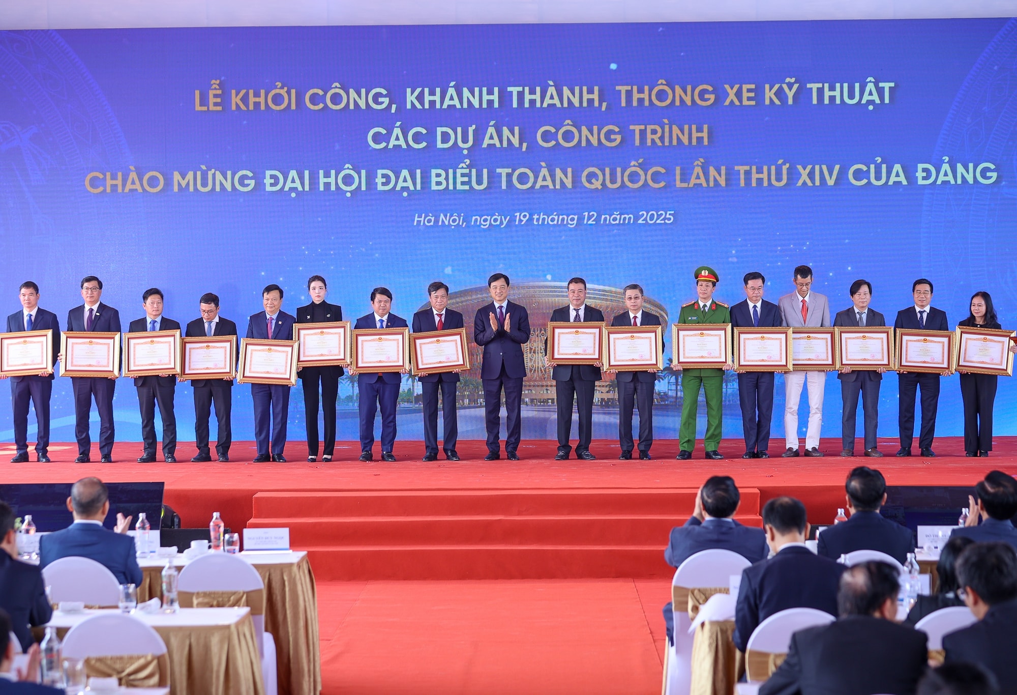 Thủ tướng: Triển khai các dự án trọng điểm quốc gia 
