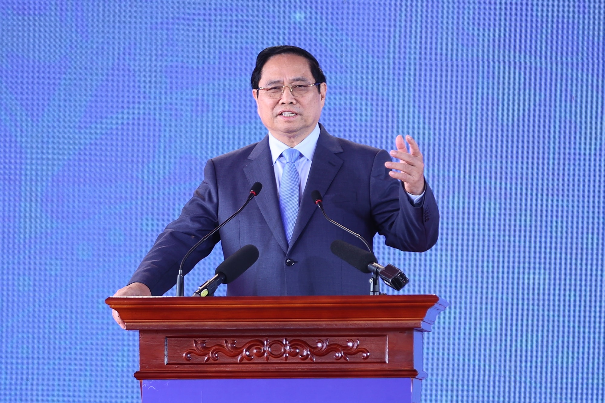 Thủ tướng: Triển khai các dự án trọng điểm quốc gia 