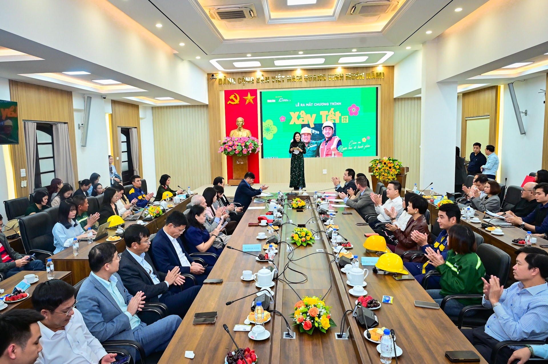 Lễ ra mắt chương trình 