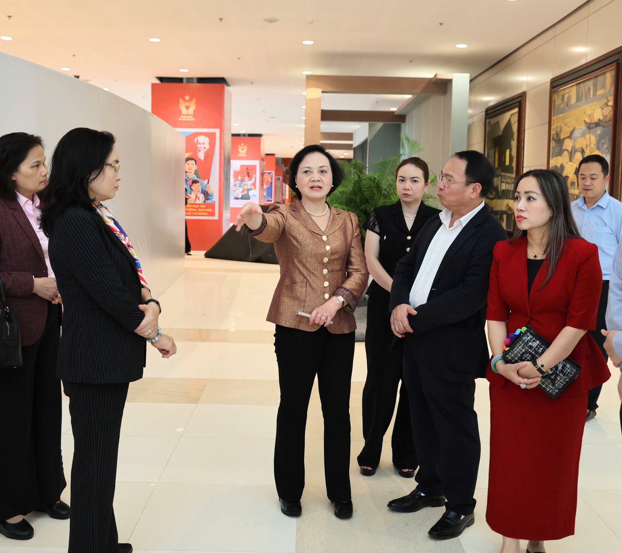 Hình ảnh: Chuẩn bị Đại hội Thi đua yêu nước toàn quốc lần thứ XI với tinh thần 'thời gian tính bằng giờ' số 2
