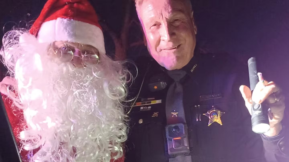 'Ông già Noel' bị cảnh sát Mỹ bắt vì chạy quá tốc độ