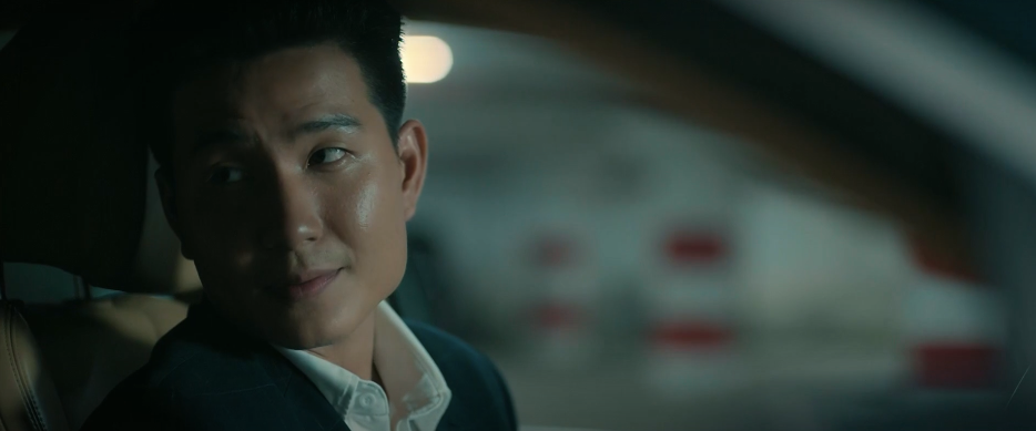 Hiếu kiểm tra bảng điểm chi tiết của Ban giám khảo.