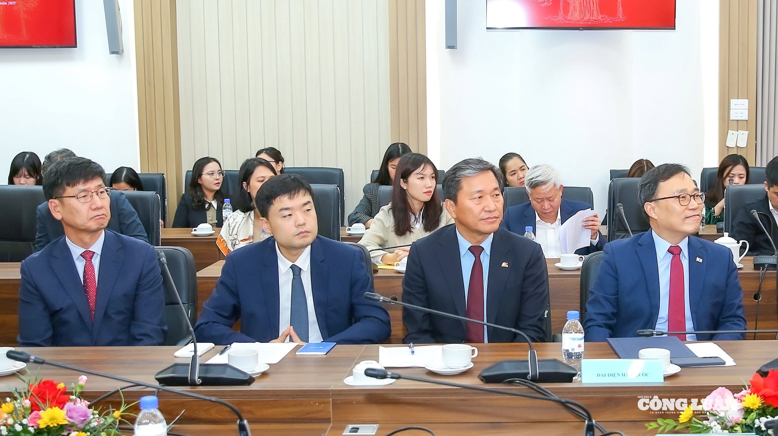 Hình ảnh: Báo Nhân Dân ra mắt trang Nhân Dân điện tử tiếng Hàn Quốc số 3