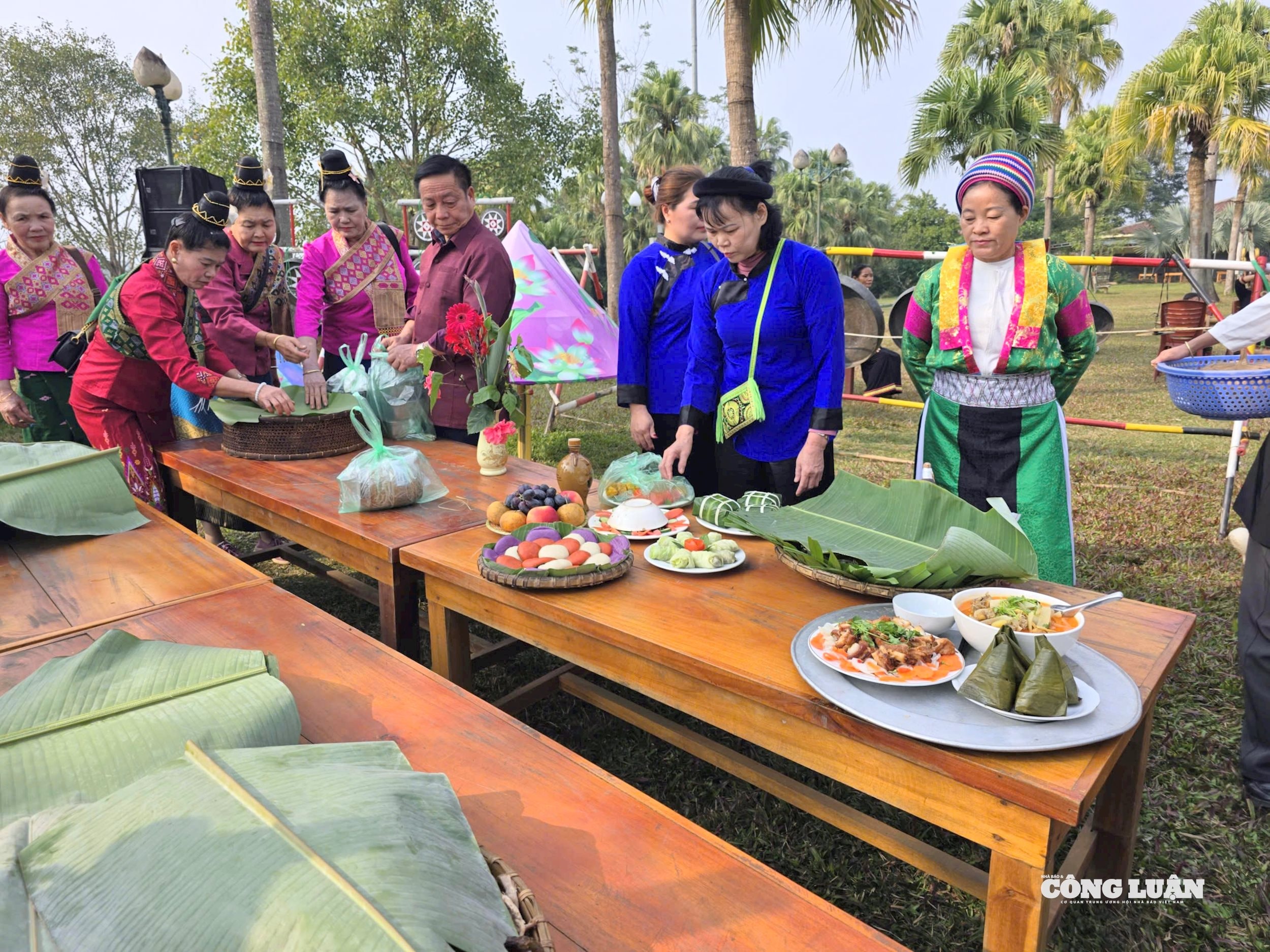 Làng Văn hóa rộn ràng với 'Mâm cơm sum vầy' đón năm mới 2026