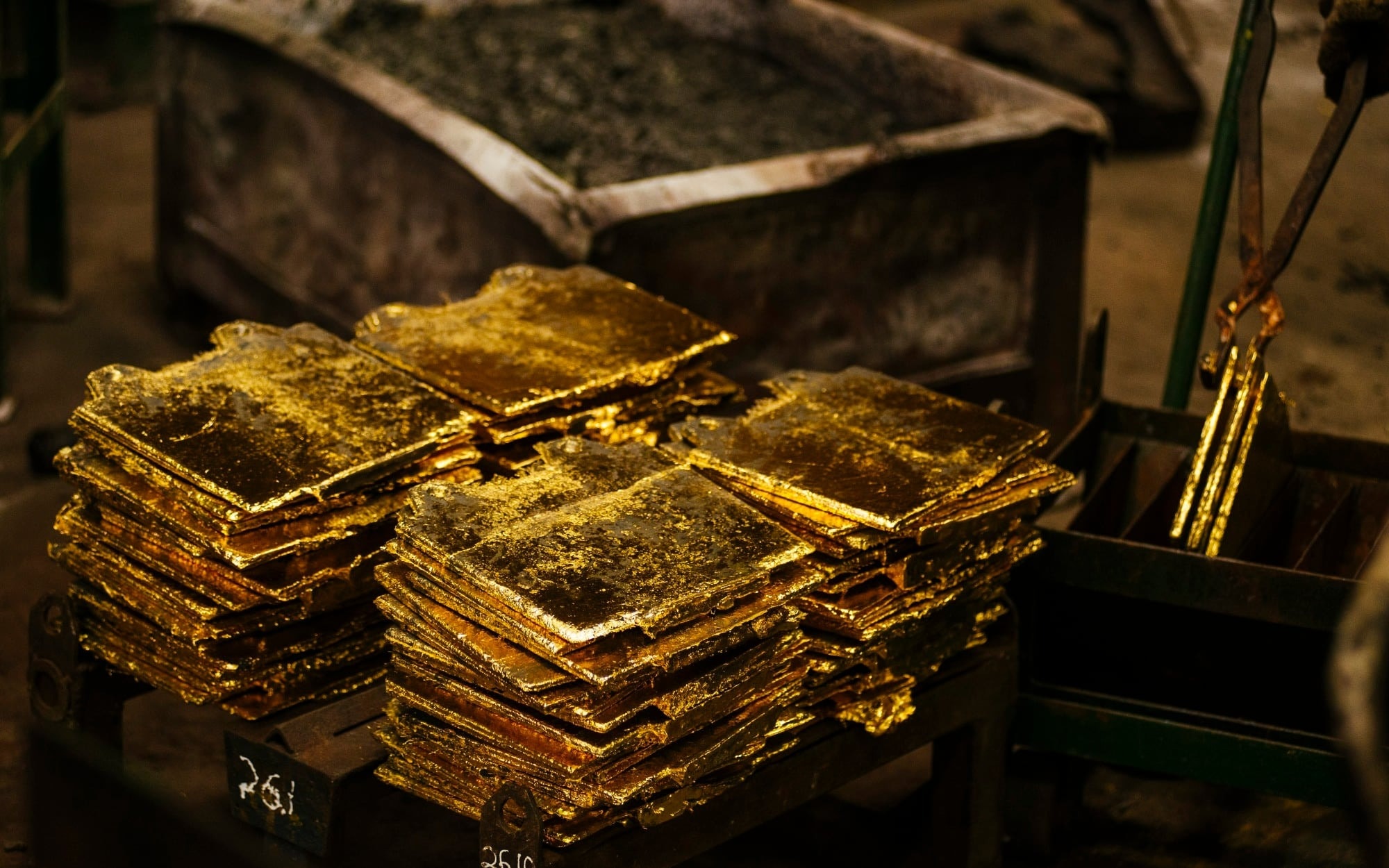 Giá vàng hôm nay 4 1 2026 Giá vàng miếng, vàng nhẫn trong nước và giá vàng thế giới