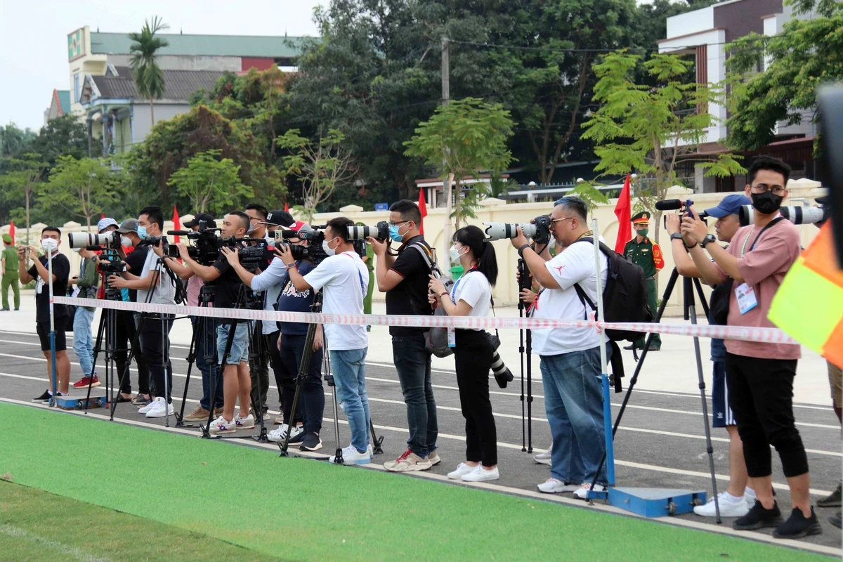 Hình ảnh: Người làm tạp chí khoa học không được cấp thẻ nhà báo số 2