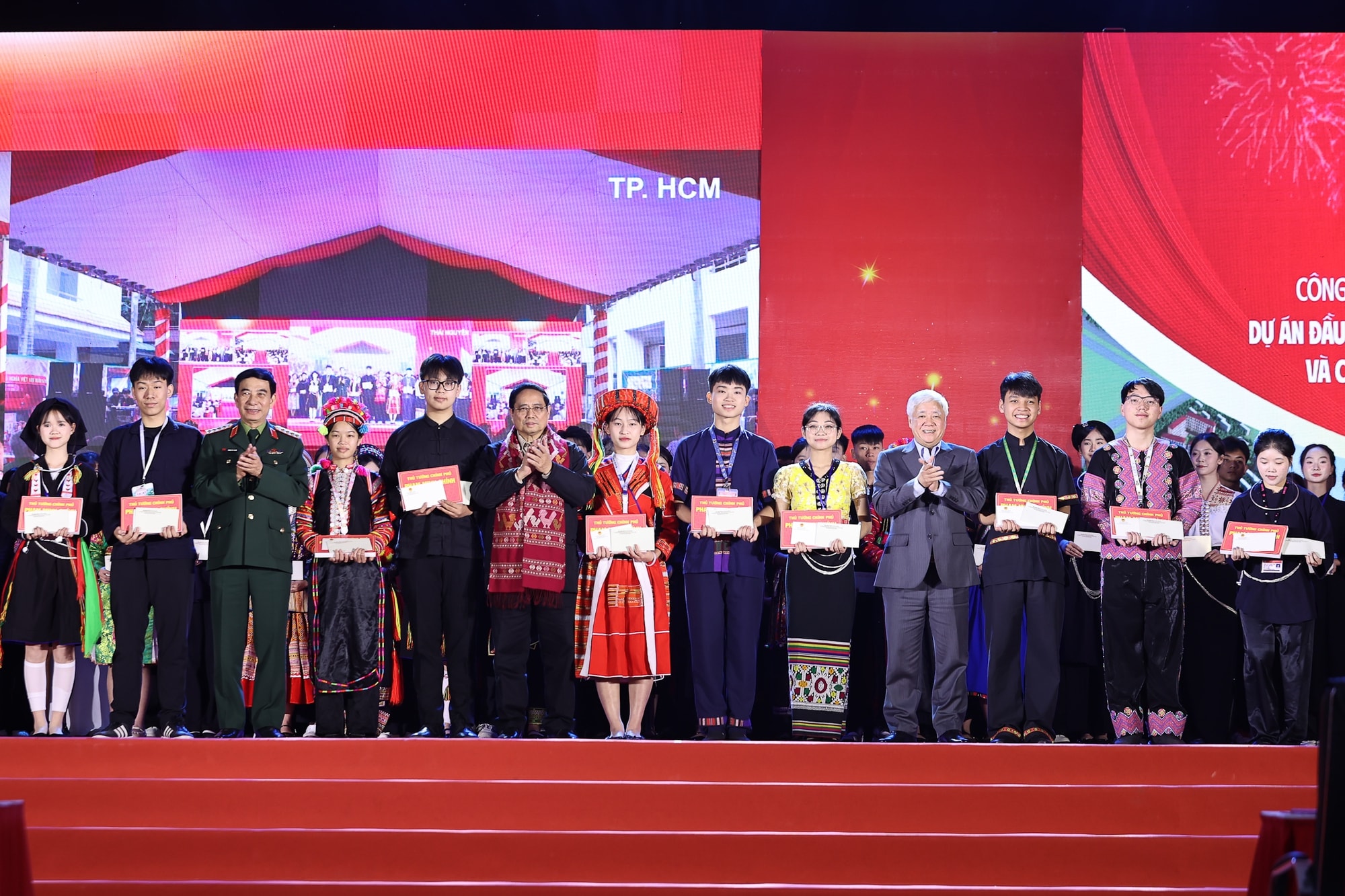 Mái trường vùng biên giới, hải đảo được dựng lên từ tình yêu thương và nghĩa đồng bào - ảnh 5 Hình ảnh: Mái trường vùng biên giới, hải đảo được dựng lên từ tình yêu thương và nghĩa đồng bào số 5