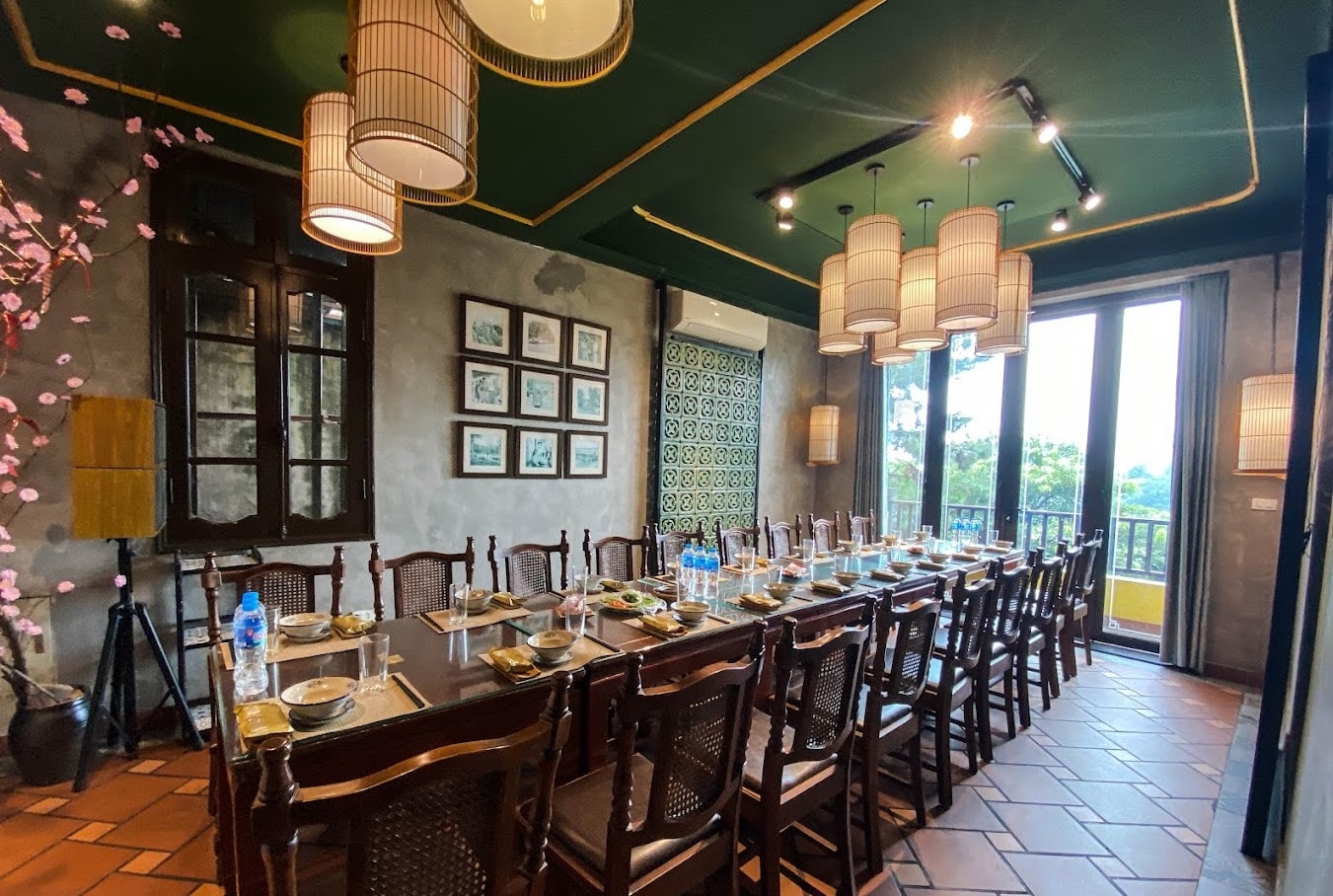 Không gian nhà hàng 1946 cổ điển