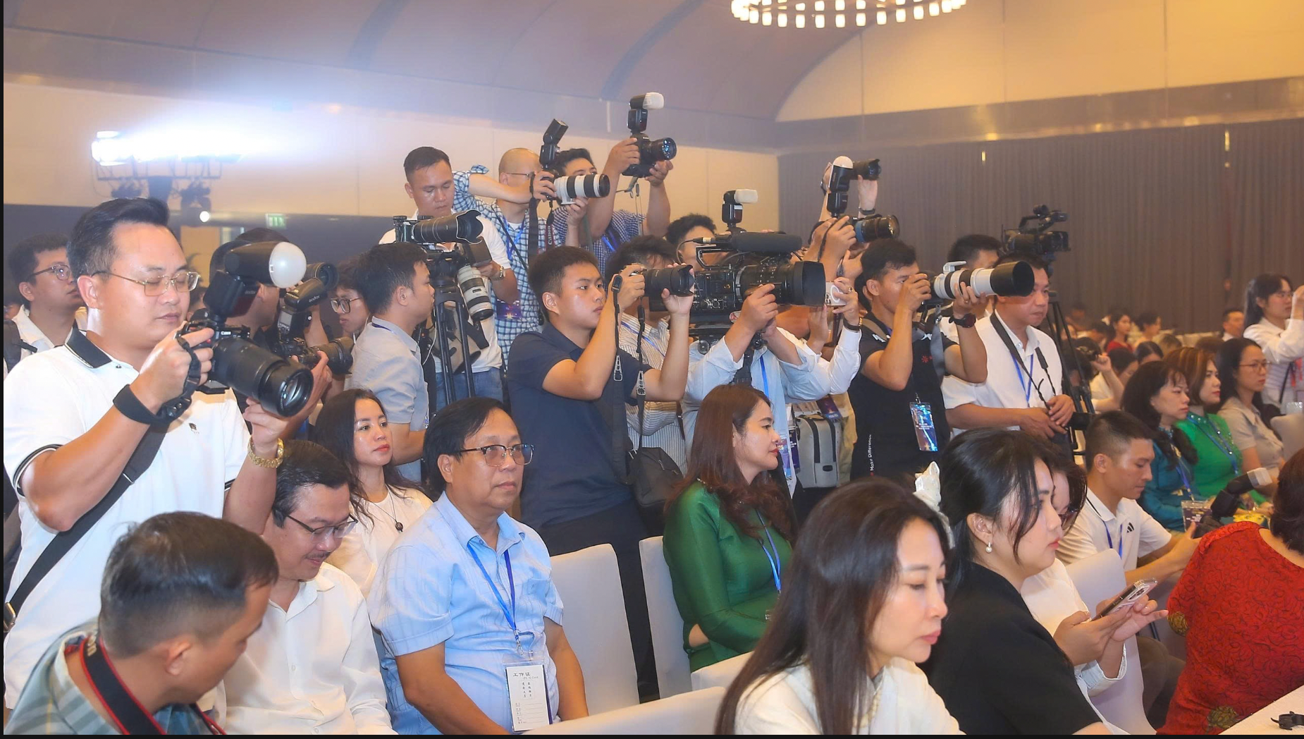 Ảnh chụp Màn hình 2026-01-16 lúc 20.27.43