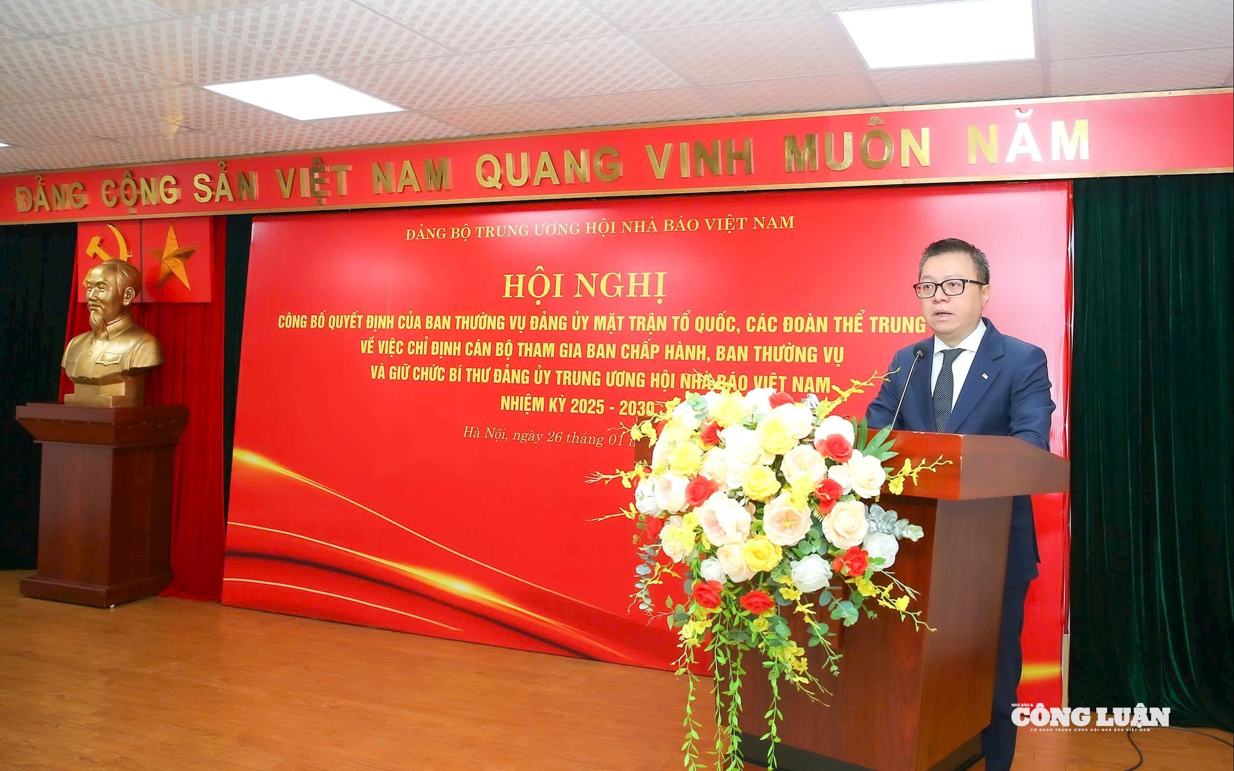 Hình ảnh: Công bố Quyết định chỉ định Bí thư Đảng ủy Trung ương Hội Nhà báo Việt Nam số 7
