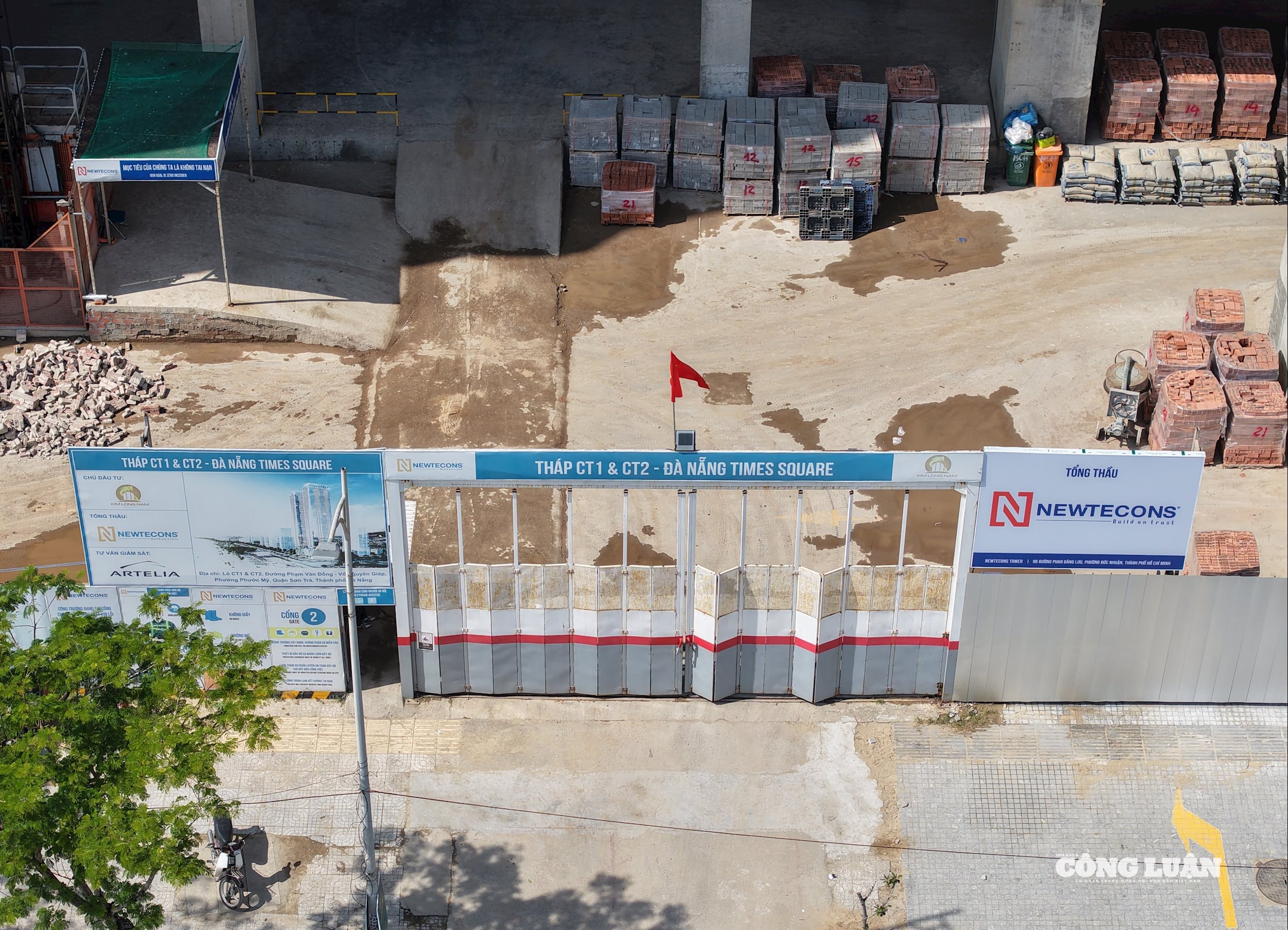 Il progetto Da Nang Times Square è realizzato dalla Newtecons Construction Investment Joint Stock Company in qualità di appaltatore principale.