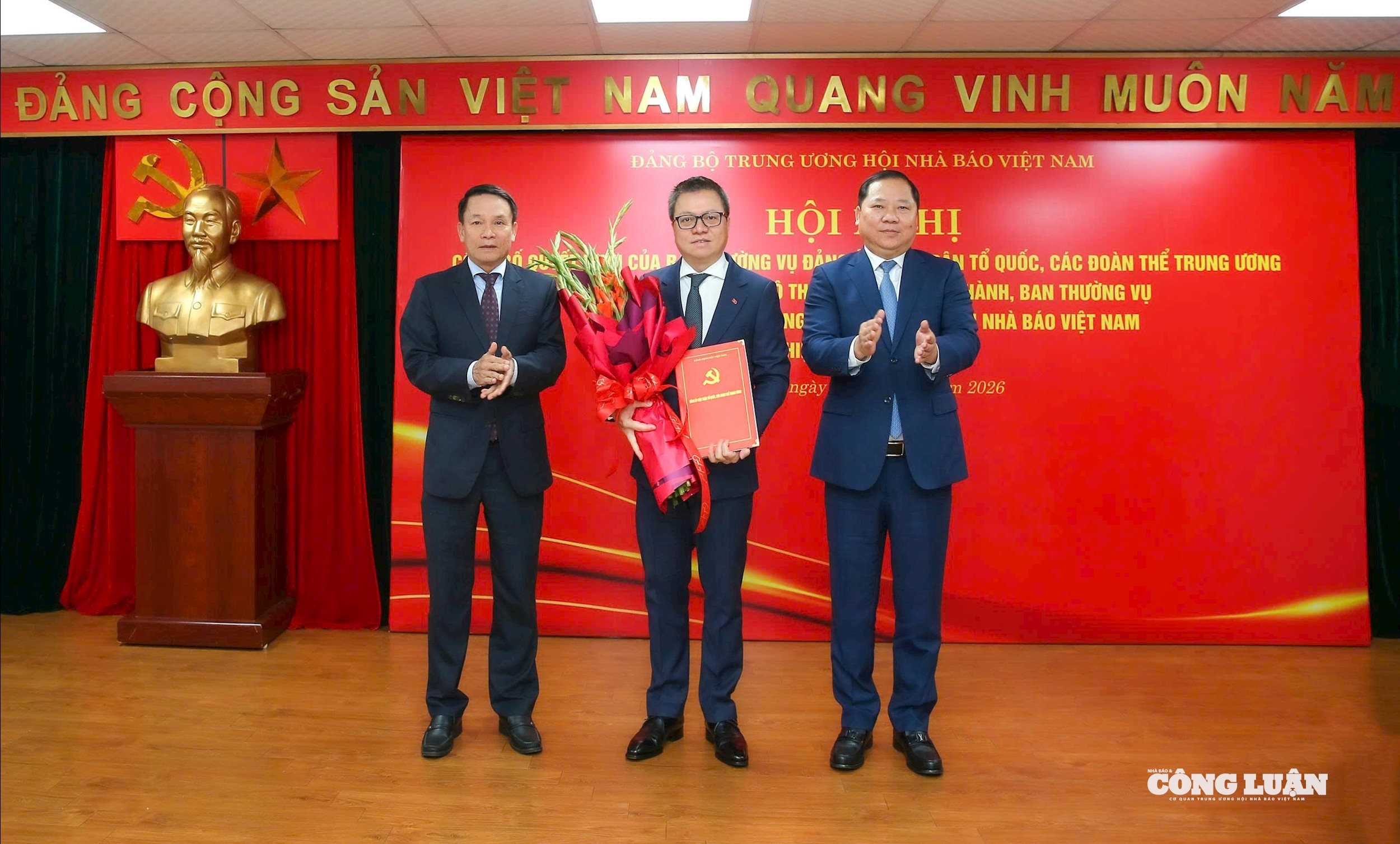 Hình ảnh: Công bố Quyết định chỉ định Bí thư Đảng ủy Trung ương Hội Nhà báo Việt Nam số 3