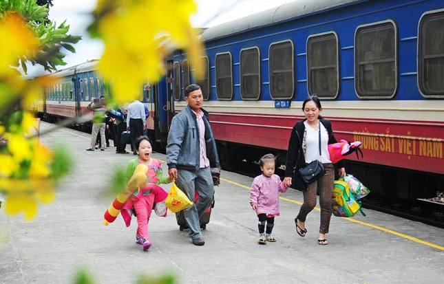 Tuyệt đối không để hành khách chậm về quê đón Tết do không có phương tiện vận chuyển - ảnh 1 Hình ảnh: Tuyệt đối không để hành khách chậm về quê đón Tết do không có phương tiện vận chuyển số 1