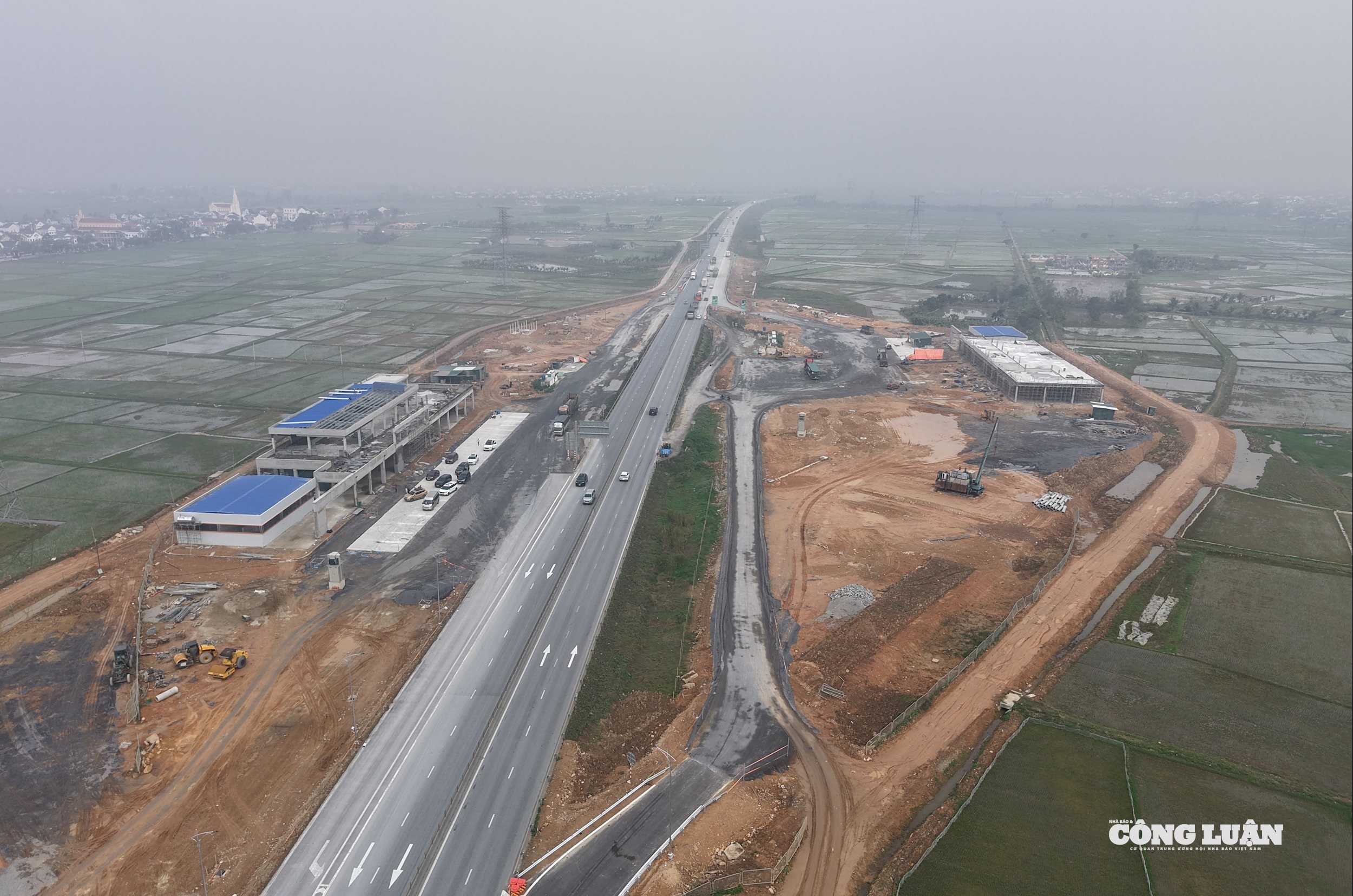 Hệ thống trạm dừng nghỉ trên tuyến cao tốc Bắc - Nam đang được đầu tư hoàn thiện.