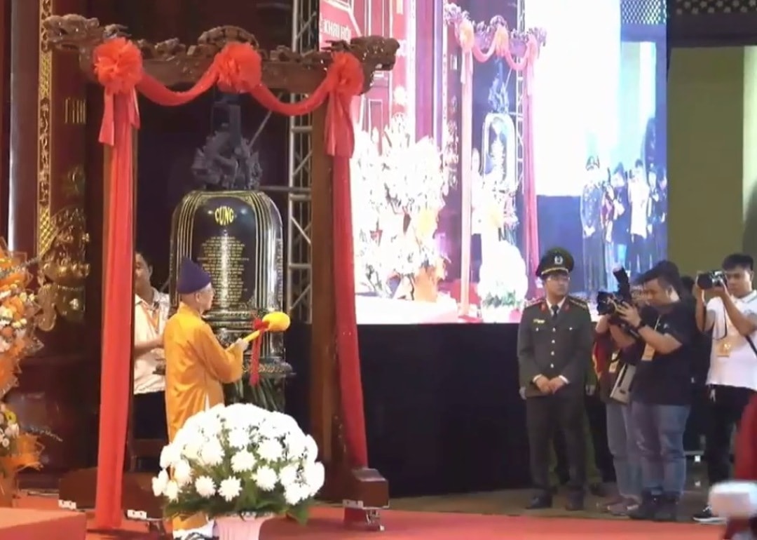 Gióng trống, thỉnh chuông khai hội Xuân Yên Tử