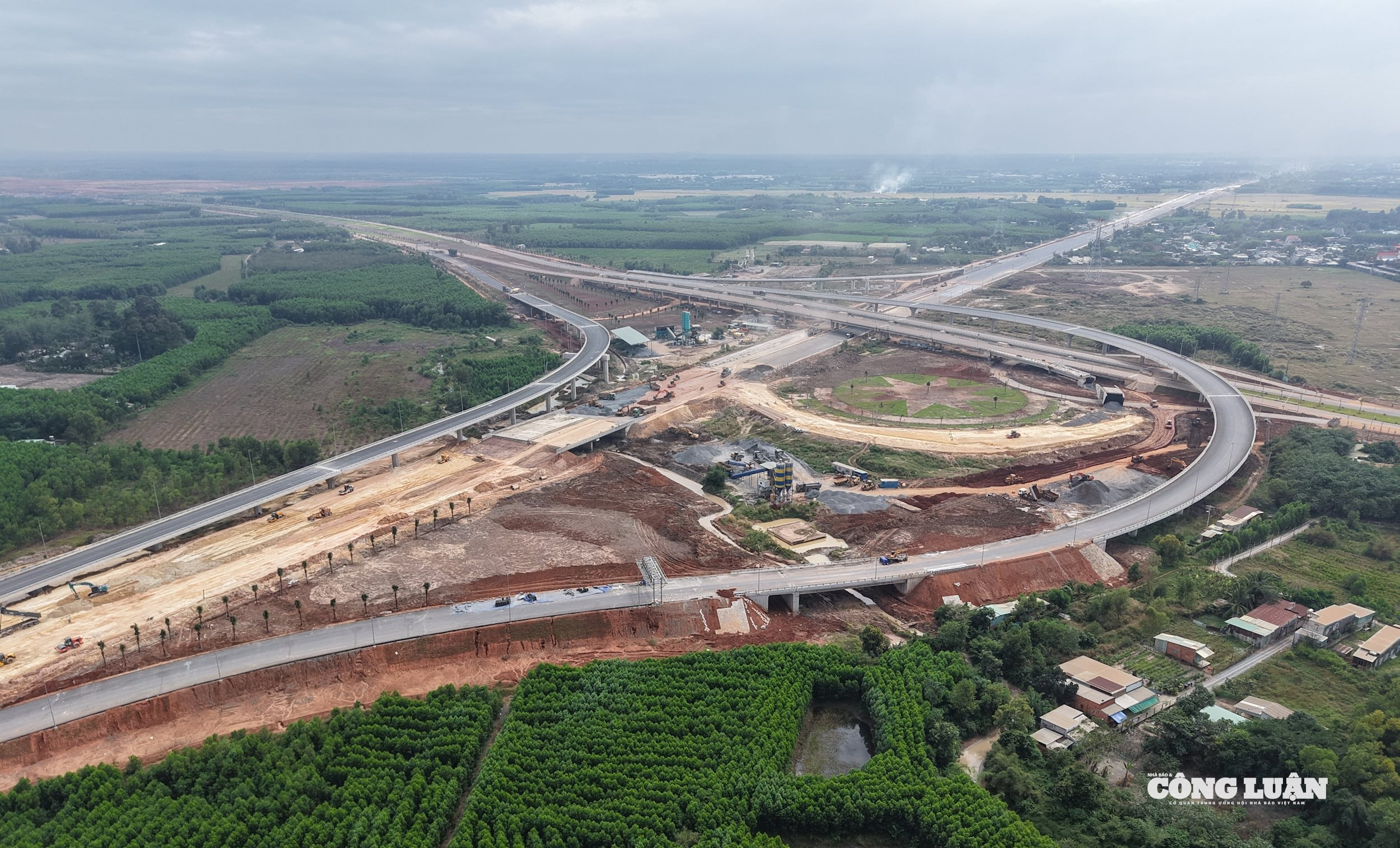 Giữ nhịp thi công xuyên Tết, tạo đà bứt phá hạ tầng