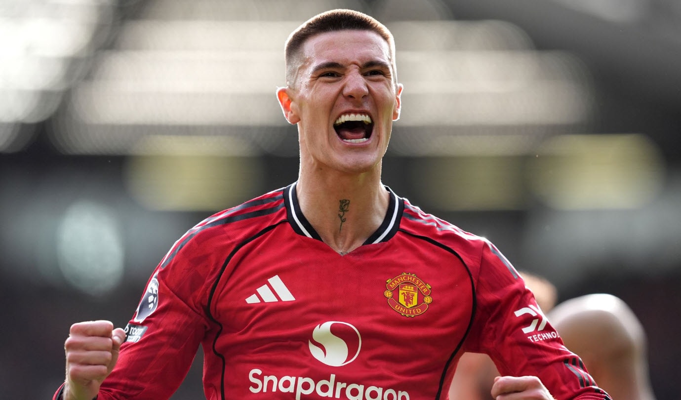 Bảng xếp hạng Ngoại hạng Anh mới nhất: Arsenal gieo sầu cho Chelsea, MU bứt tốc