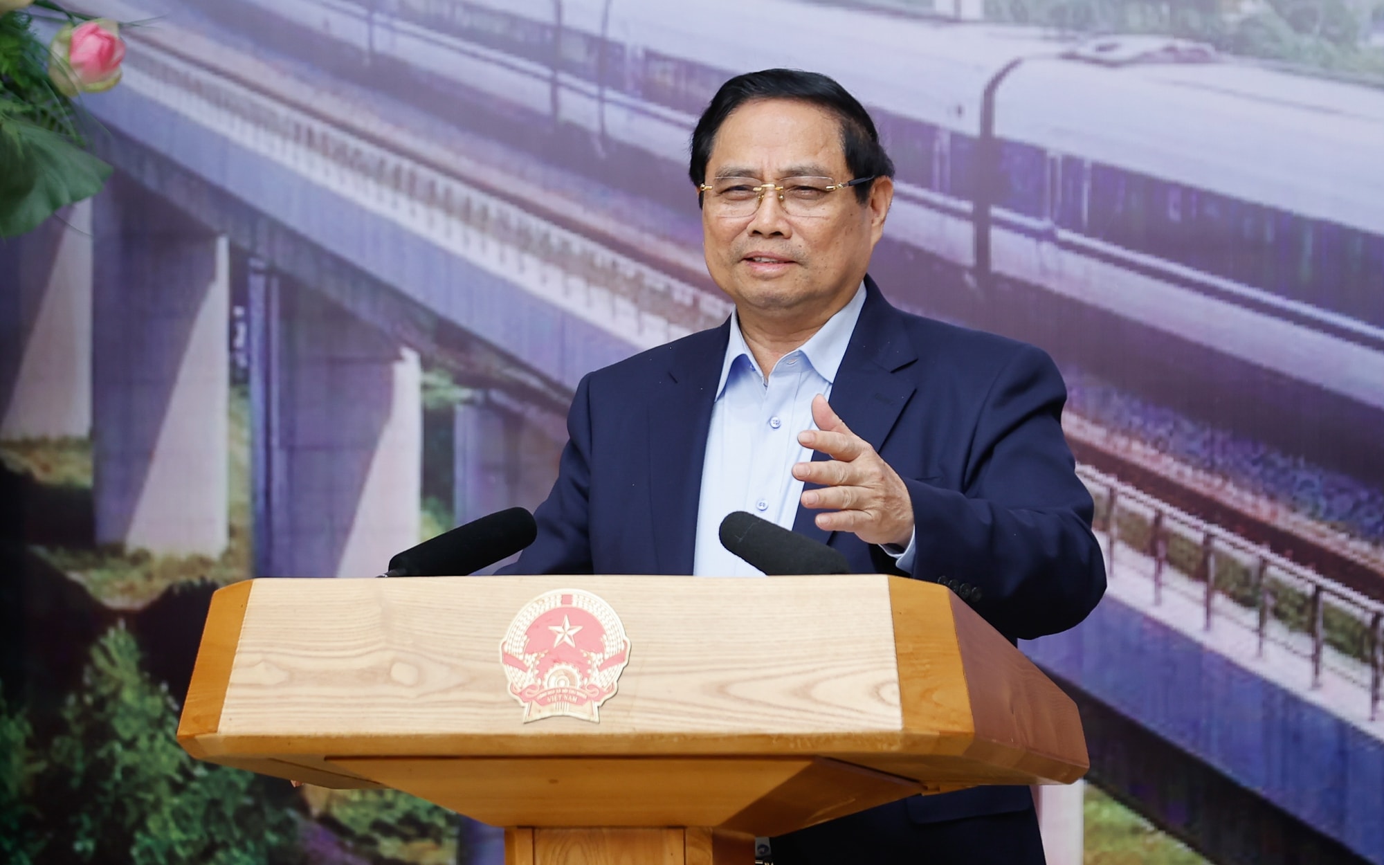 Thủ tướng: Khẩn trương xây dựng tiêu chuẩn chung cho đường sắt và đường sắt đô thị