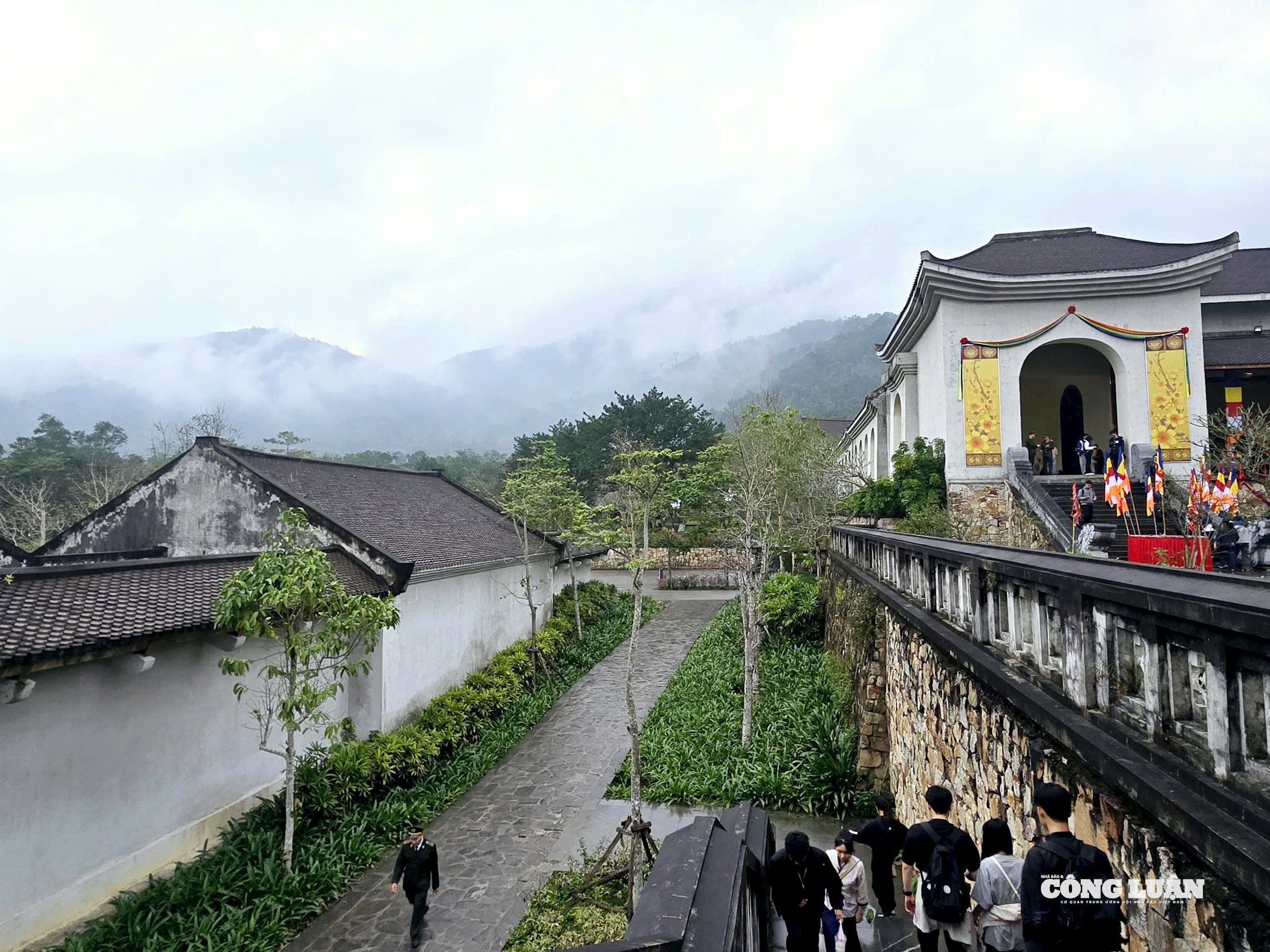 Quảng Ninh tiếp tục nhận tác phẩm dự thi sáng tác logo và slogan nhận diện thương hiệu tỉnh