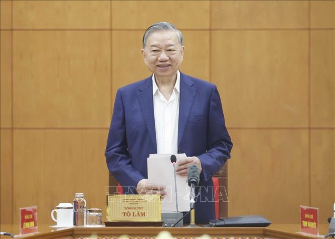 Tổng Bí thư Tô Lâm: Khắc phục tình trạng 'thừa người quen việc cũ nhưng thiếu người làm việc mới'