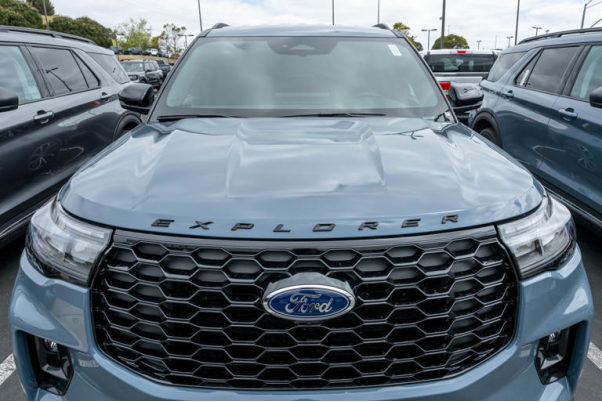 Ford triệu hồi hơn 600.000 xe suv để khắc phục lỗi mô tơ gạt mưa