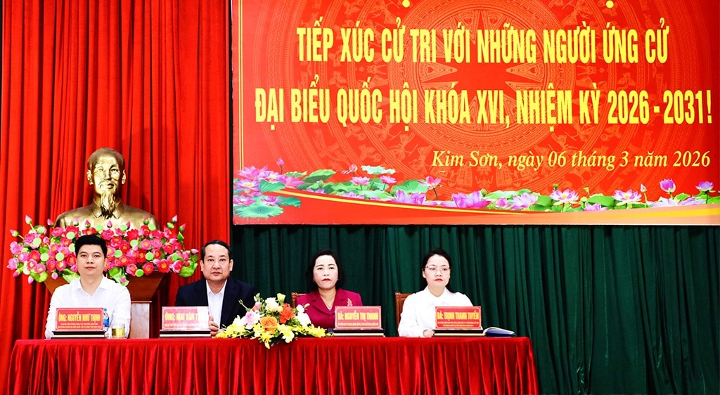 Các ứng cử viên đại biểu Quốc hội khóa XVI tiếp xúc cử tri tại Ninh Bình