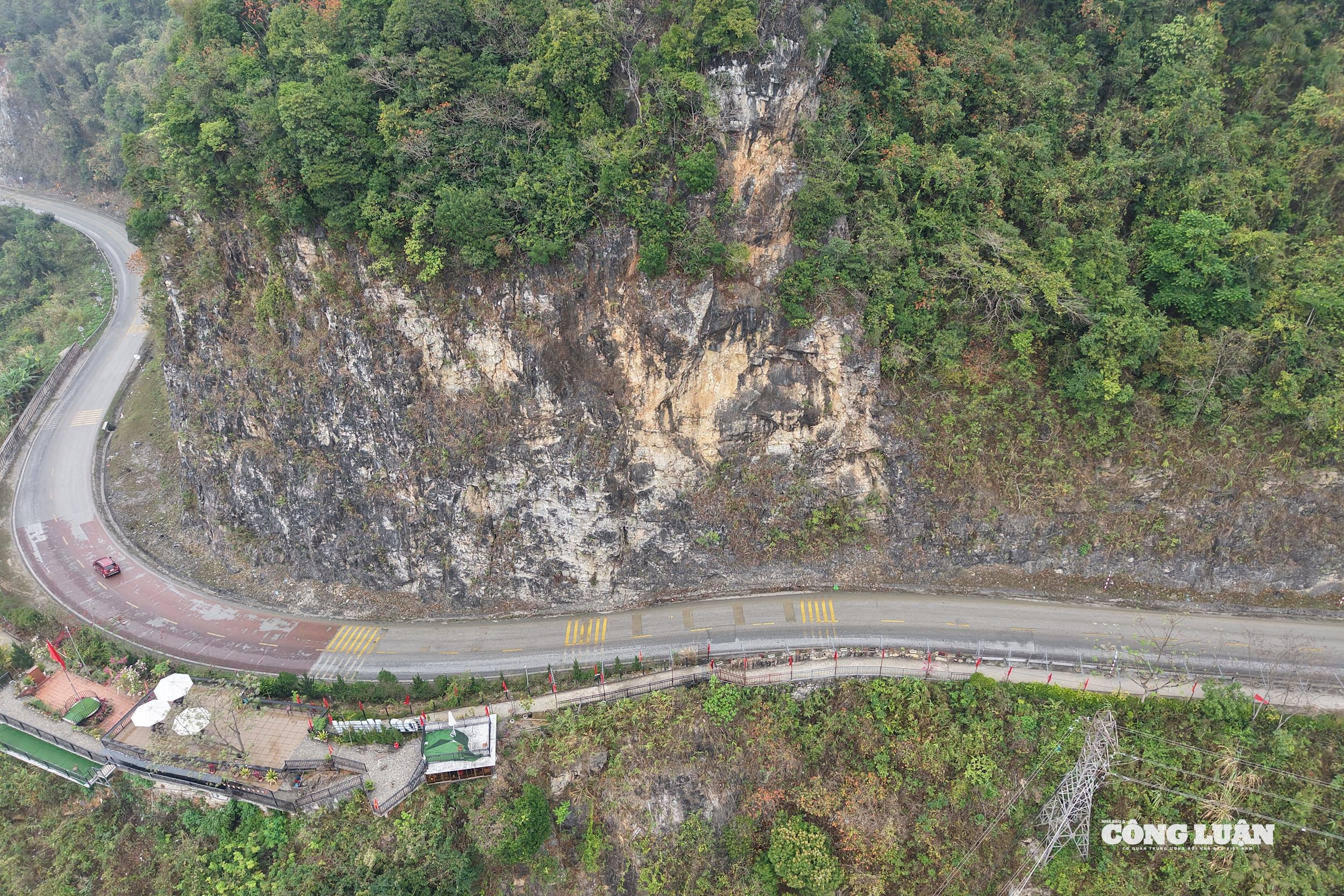 Lái xe cần nâng cao ý thức để có hành trình an toàn qua Quốc lộ 6
