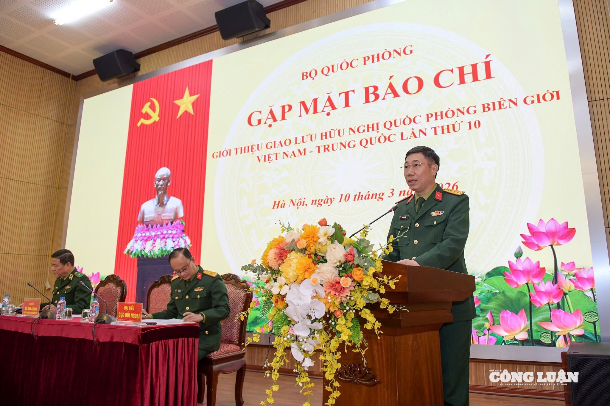 Hình ảnh: Vun đắp tình hữu nghị, tăng cường hợp tác quốc phòng biên giới Việt Nam – Trung Quốc số 2