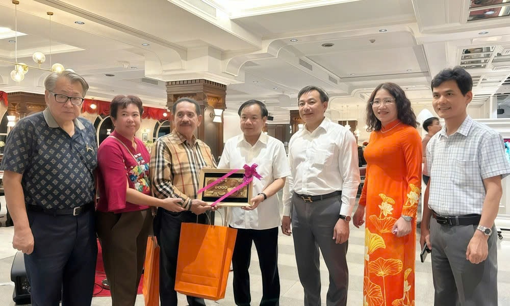 Đoàn công tác Hội Nhà báo Bắc Ninh trong chuyến công tác trao đổi nghiệp vụ tại Thái Lan.