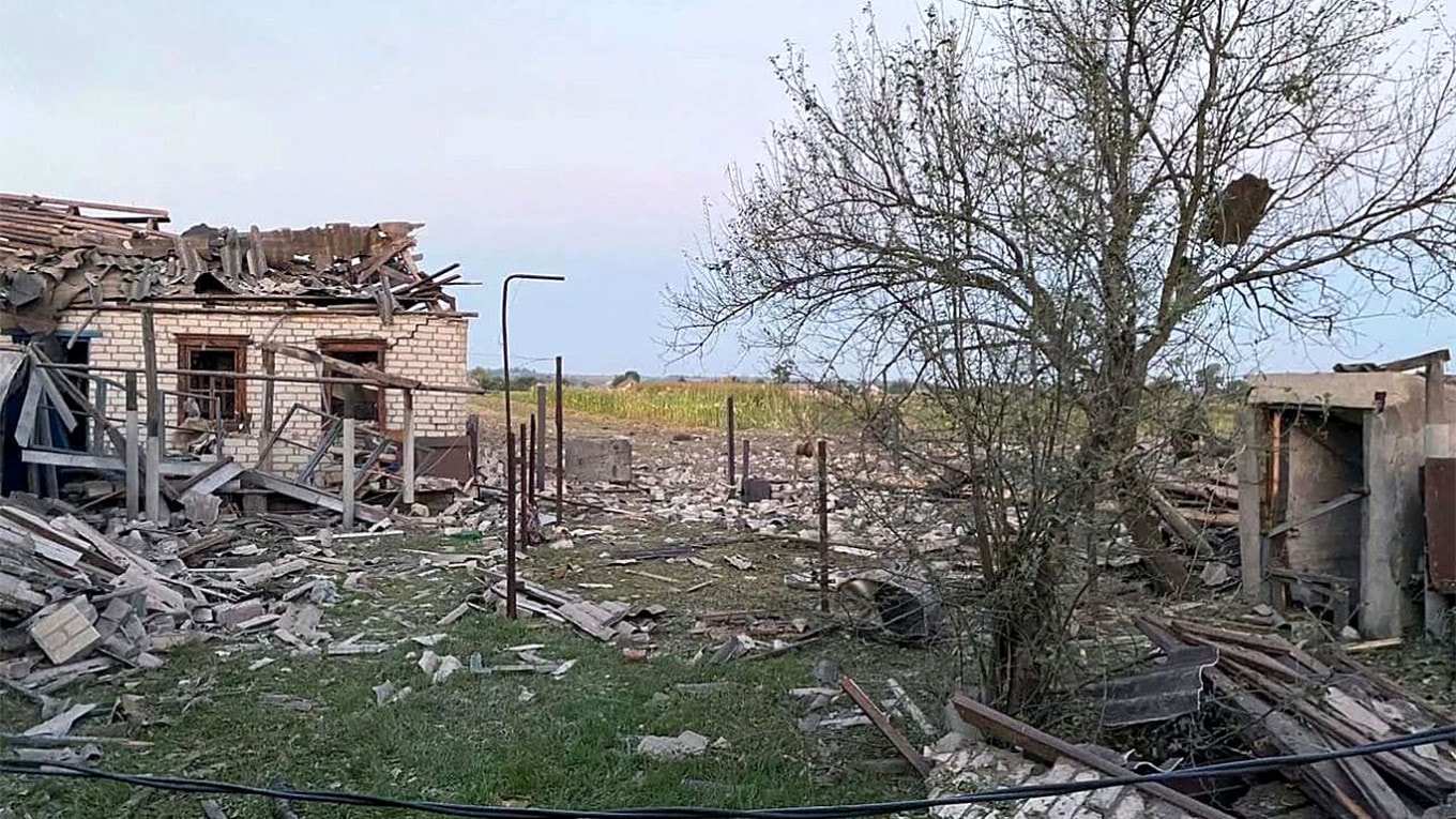 Một ngôi làng ở vùng Donetsk phía đông Ukraine. Ảnh: National Police of Ukraine