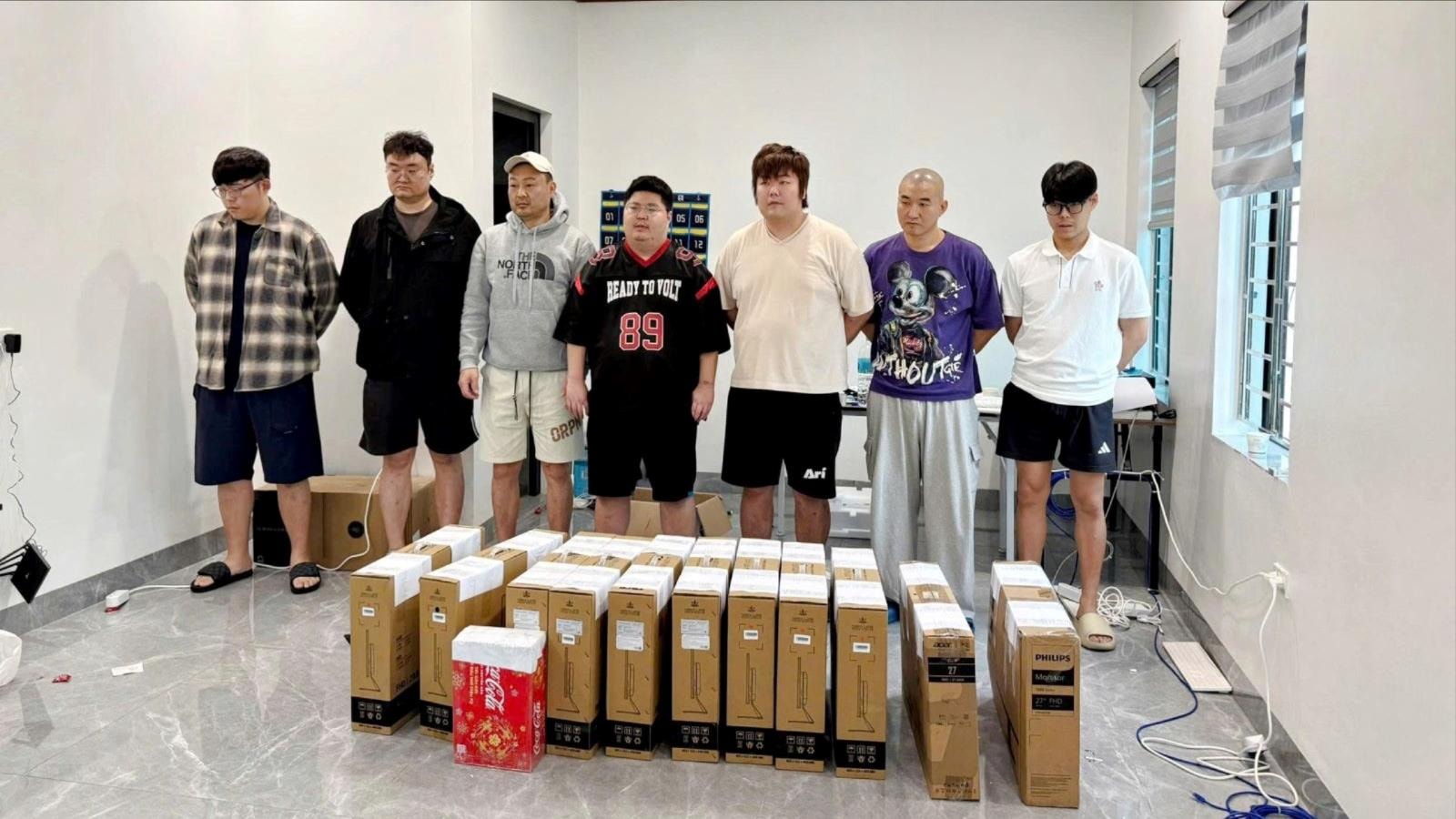 43 đối tượng người nước ngoài lập 