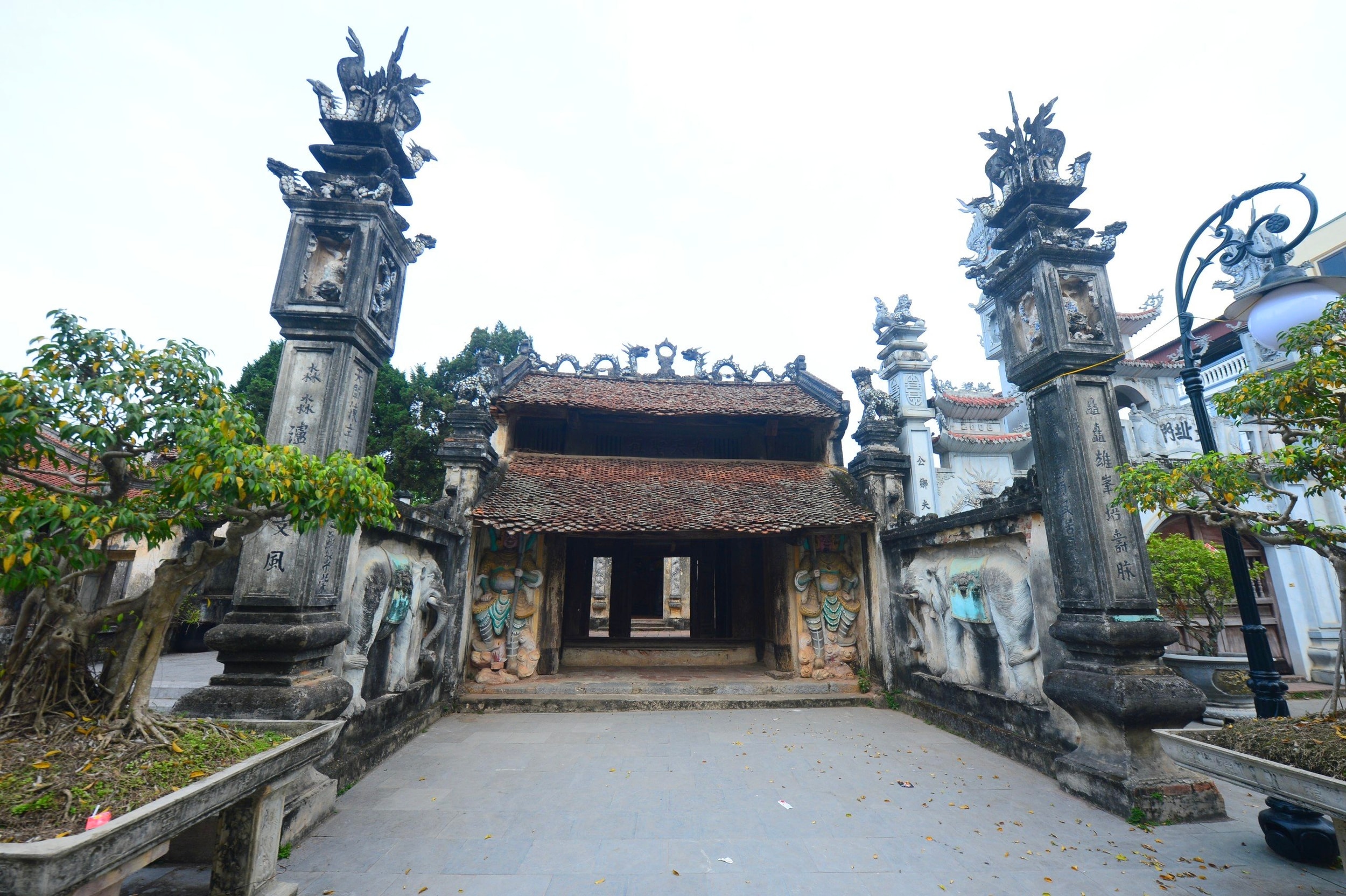 Đình Hùng Lô: Nét trầm mặc giữa làng quê trăm tuổi