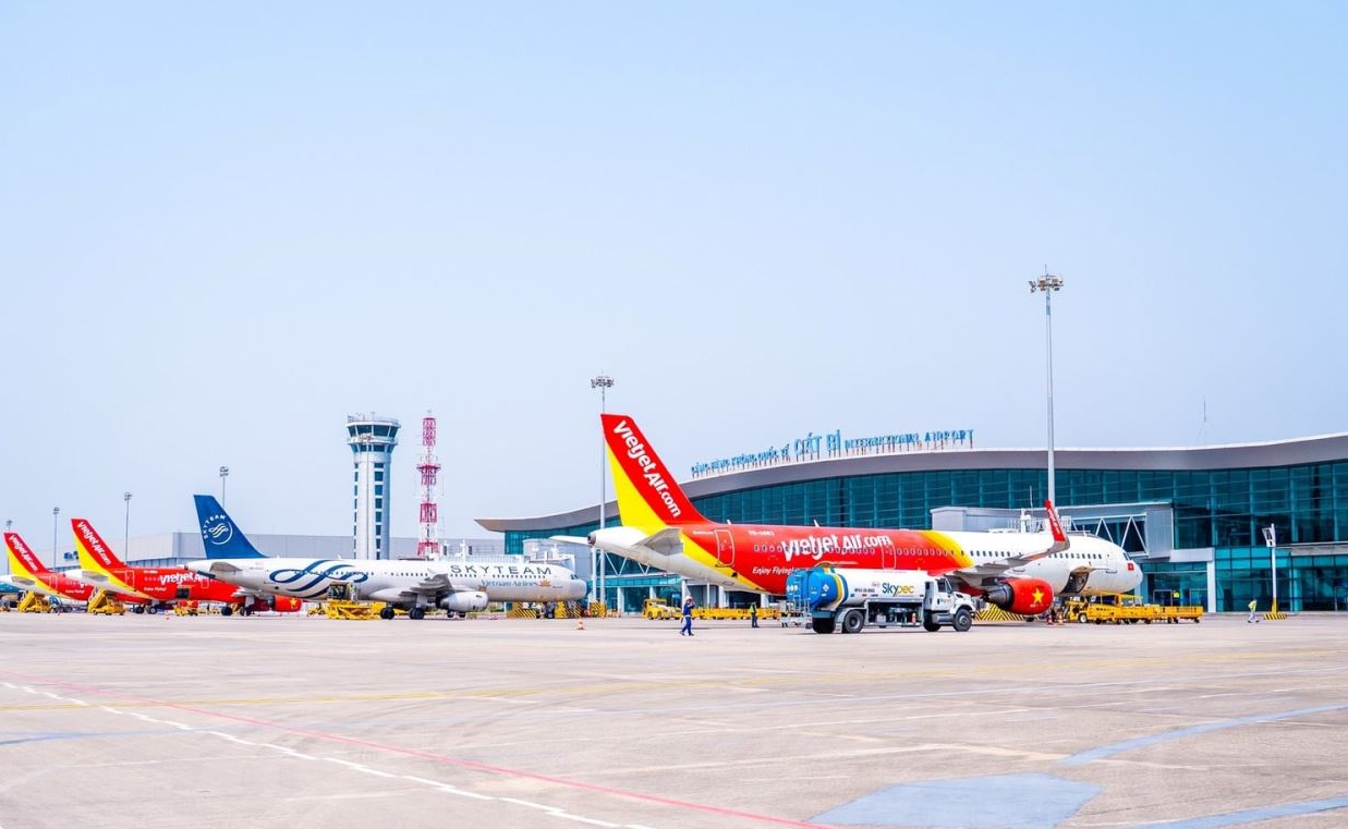 Đề xuất miễn nhiều khoản phí, lệ phí cho hàng không và hàng hải