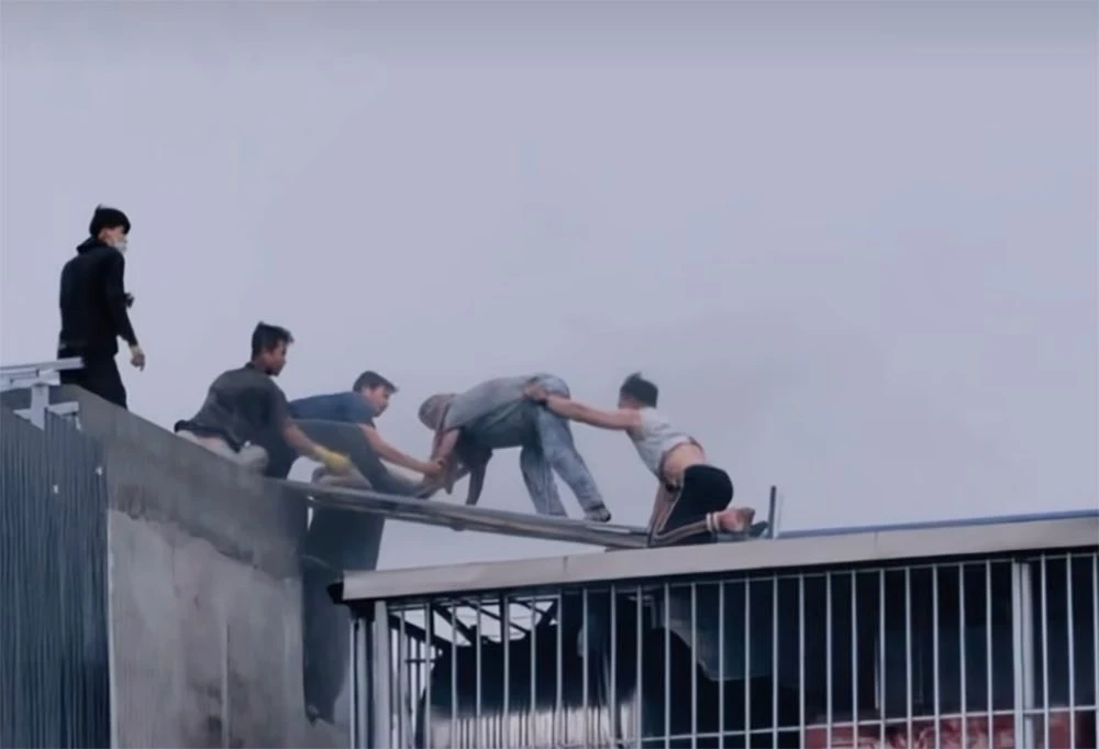 Hà Nội khen thưởng 7 'người hùng' cứu người trong vụ cháy ở Hoàng Mai