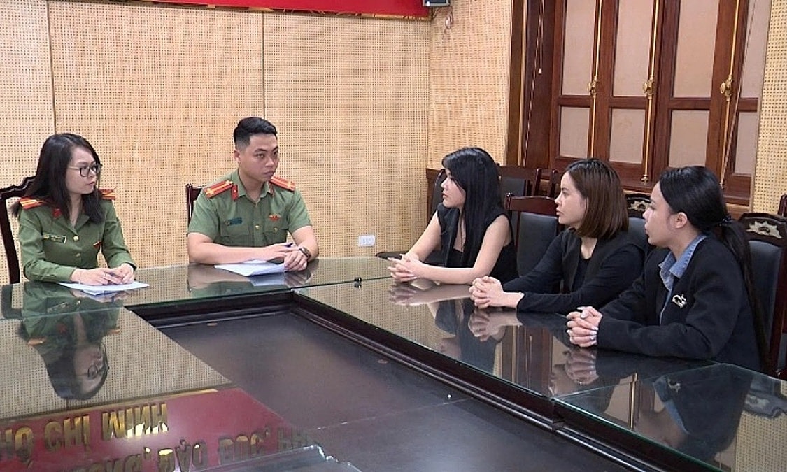 Khởi tố 4 bác sĩ giả 